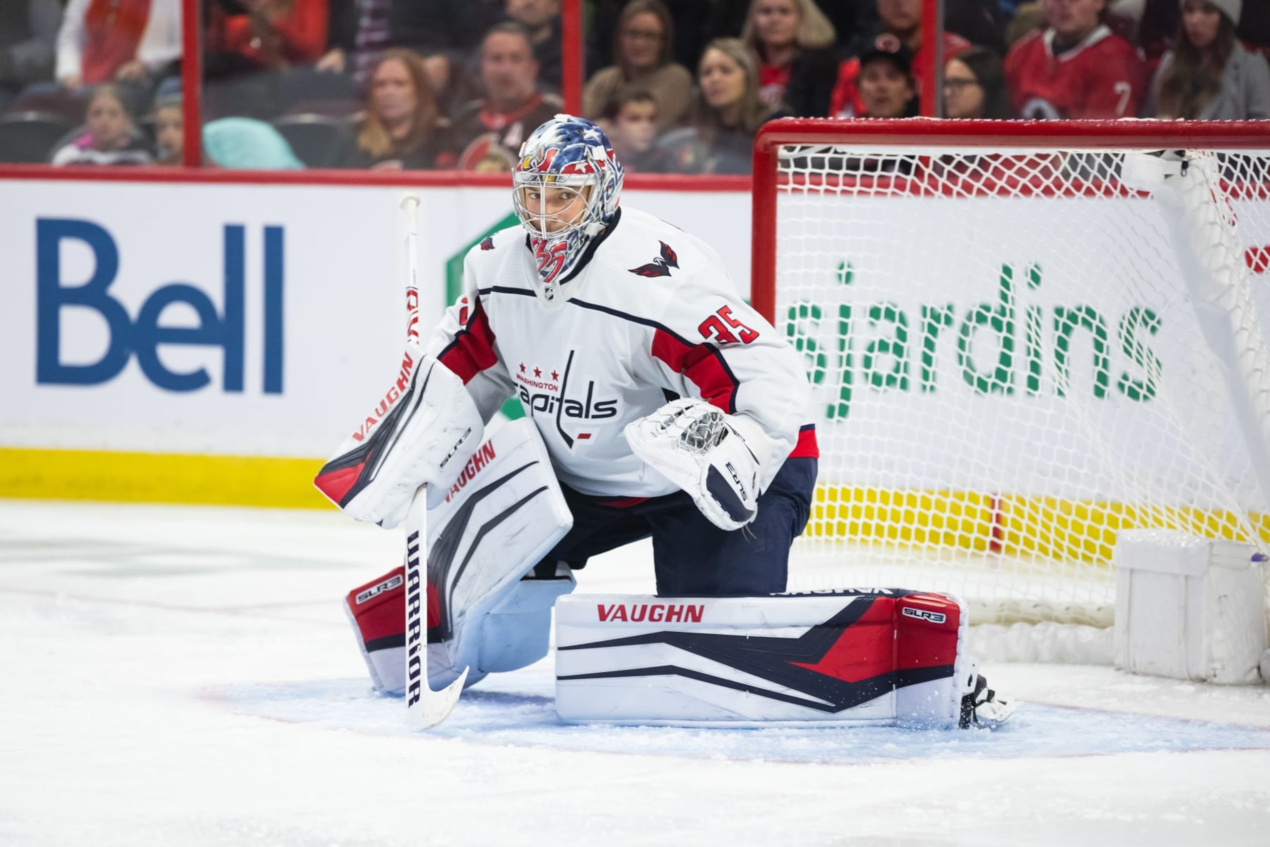 OTTAWA, ON - OCTOBER 20: Washington Capitals Goalie Darcy Kuemper (35) slides cross crease during third period National Hockey League action between the Washington Capitals and Ottawa Senators on October 20, 2022, at Canadian Tire Centre in Ottawa, ON, Canada. (Photo by Richard A. Whittaker/Icon Sportswire via Getty Images)