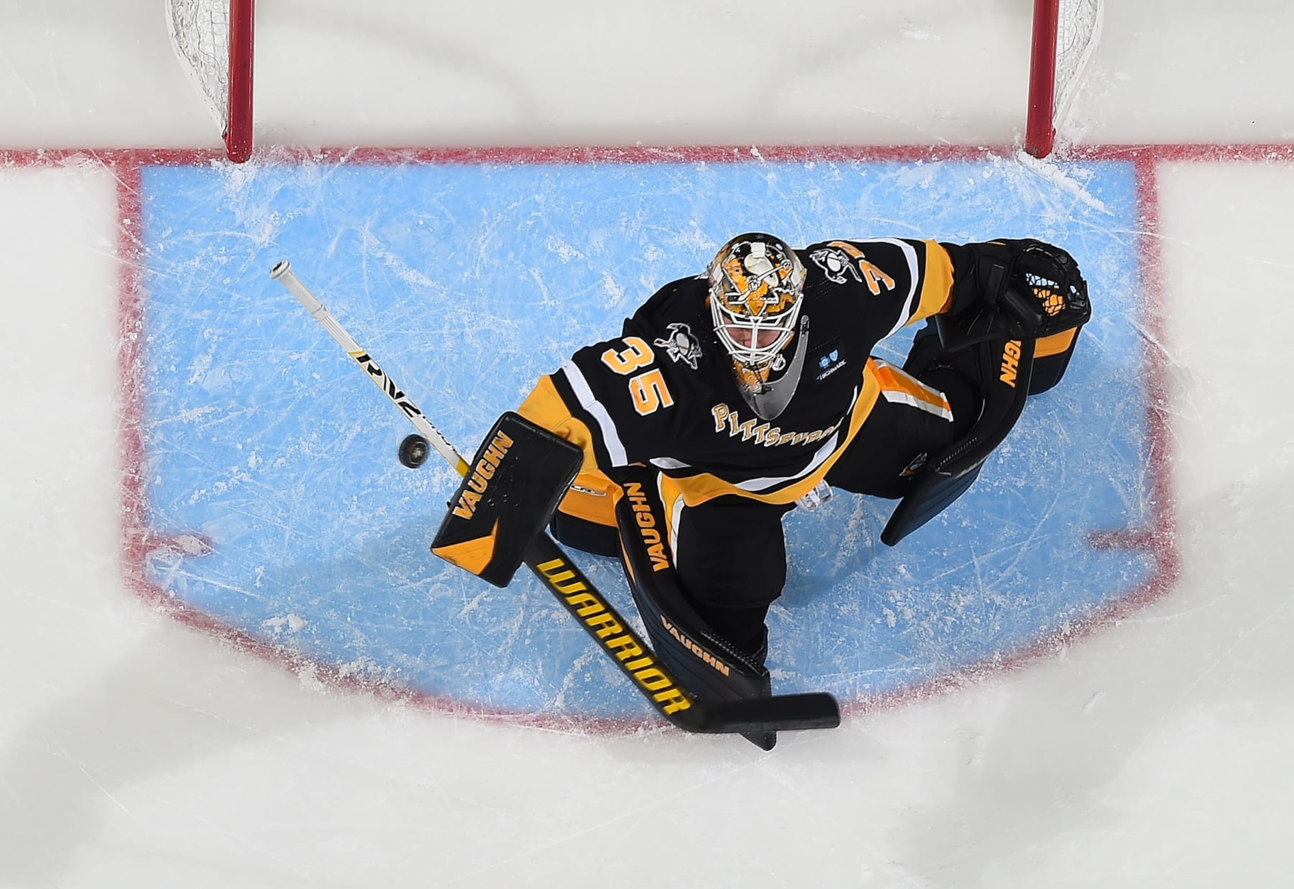 PITTSBURGH, PA - OCTOBER 20:  Tristan Jarry #35 of the Pittsburgh Penguins makes a save against the Los Angeles Kings during the game at PPG PAINTS Arena on October 20, 2022 in Pittsburgh, Pennsylvania. (Photo by Joe Sargent/NHLI via Getty Images)