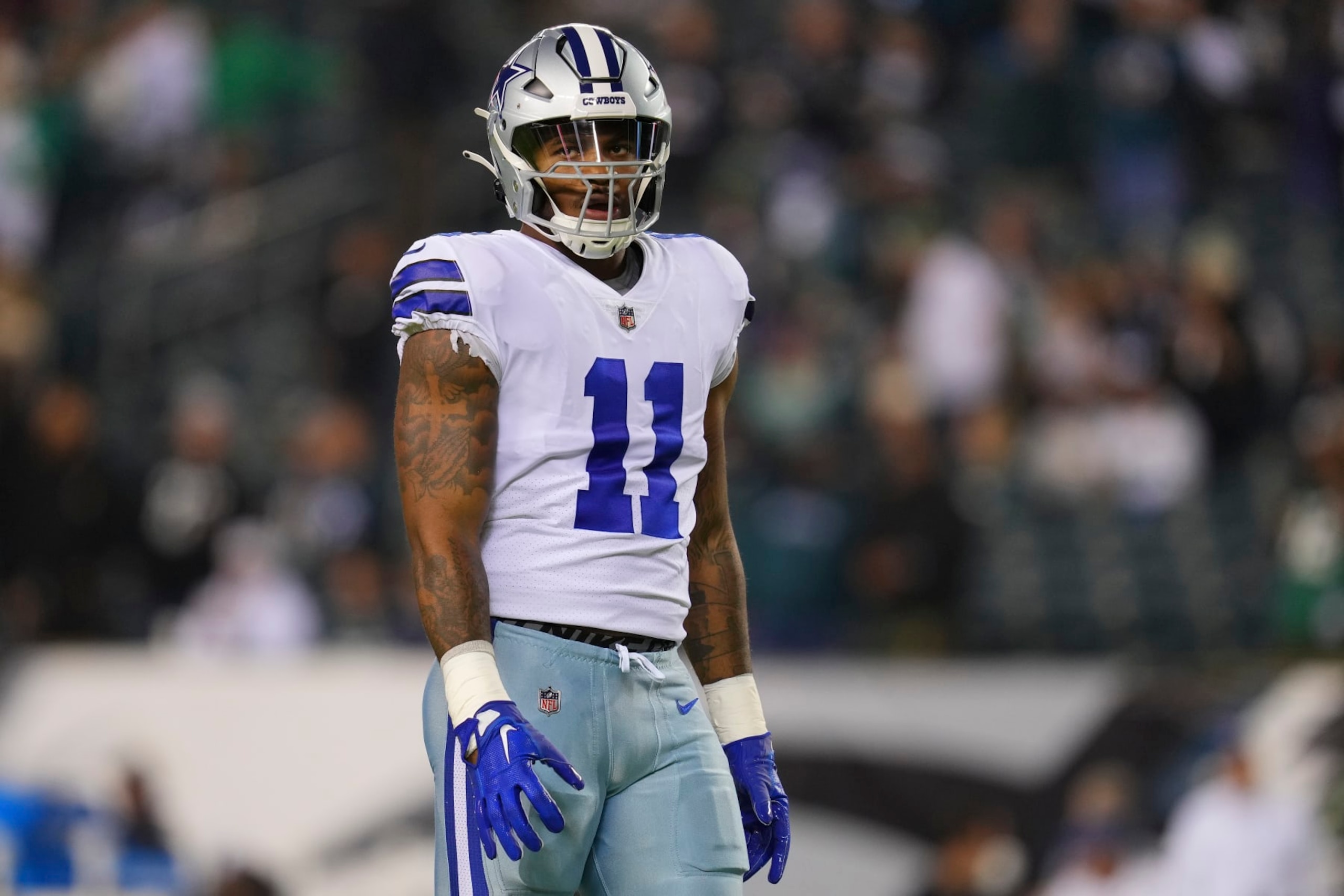 PHILADELPHIA, PA - OCTOBER 16: Micah Parsons #11 of the Dallas Cowboys looks on prior to the game against the Philadelphia Eagles at Lincoln Financial Field on October 16, 2022 in Philadelphia, Pennsylvania. (Photo by Mitchell Leff/Getty Images)