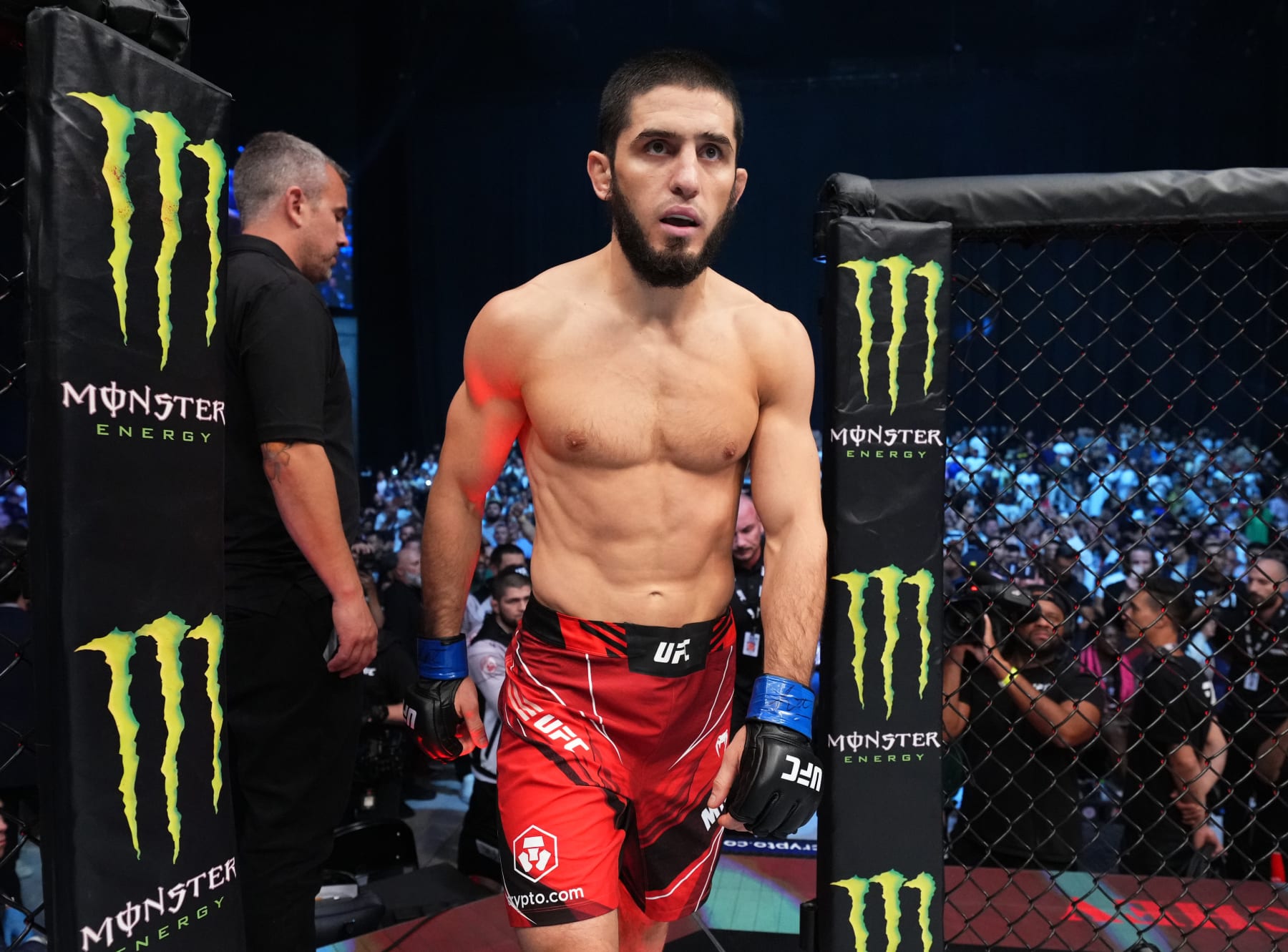 ABU DHABI, UNITED ARAB EMIRATES - OCTOBER 22: Islam Makhachev of Russia prepares to fight Charles Oliveira of Brazil in their UFC lightweight championship fight during the UFC 280 event at Etihad Arena on October 22, 2022 in Abu Dhabi, United Arab Emirates. (Photo by Chris Unger/Zuffa LLC)
