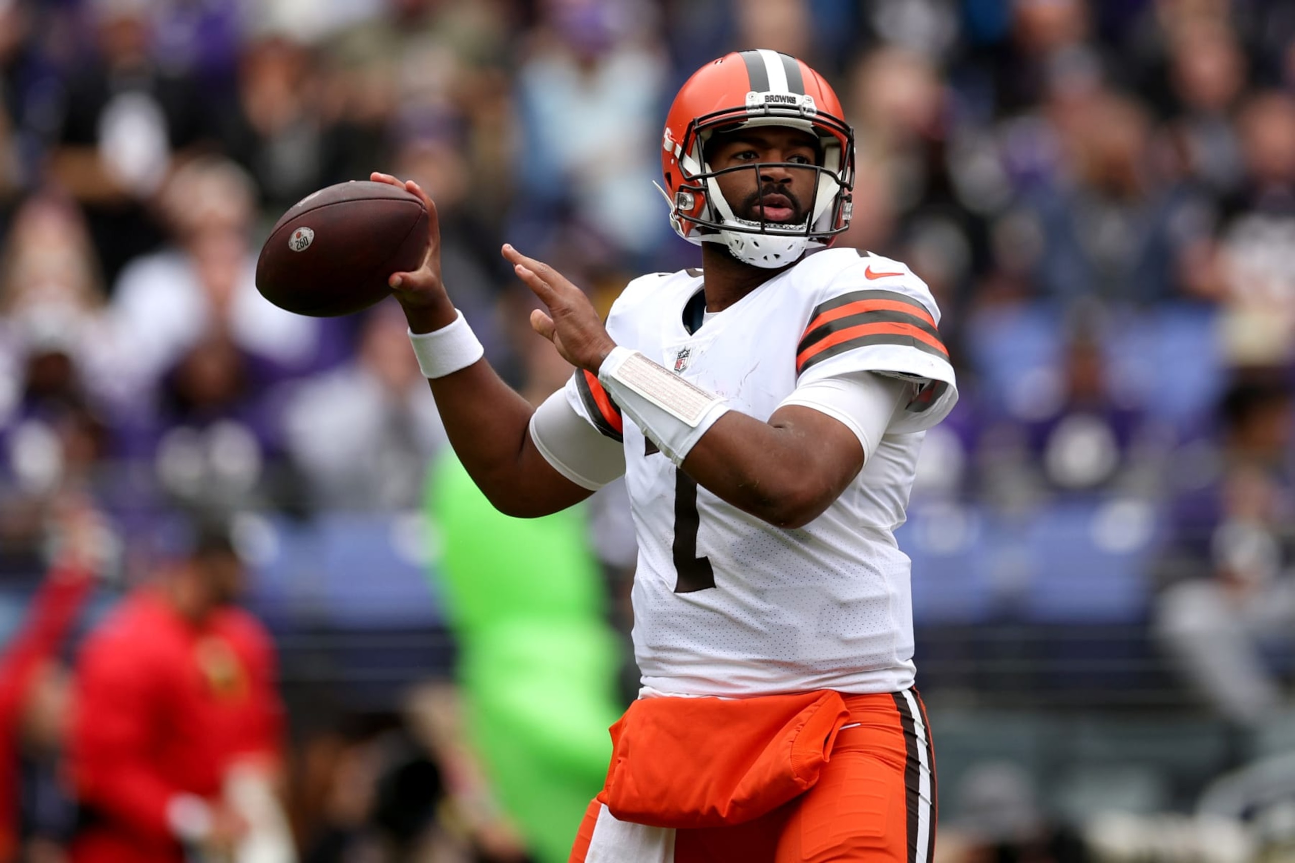 BALTIMORE, MARYLAND - OCTOBER 23: Jacoby Brissett #7 of the Cleveland Browns throws the ball during the second quarter of the game against the Baltimore Ravens at M&T Bank Stadium on October 23, 2022 in Baltimore, Maryland. (Photo by Rob Carr/Getty Images)