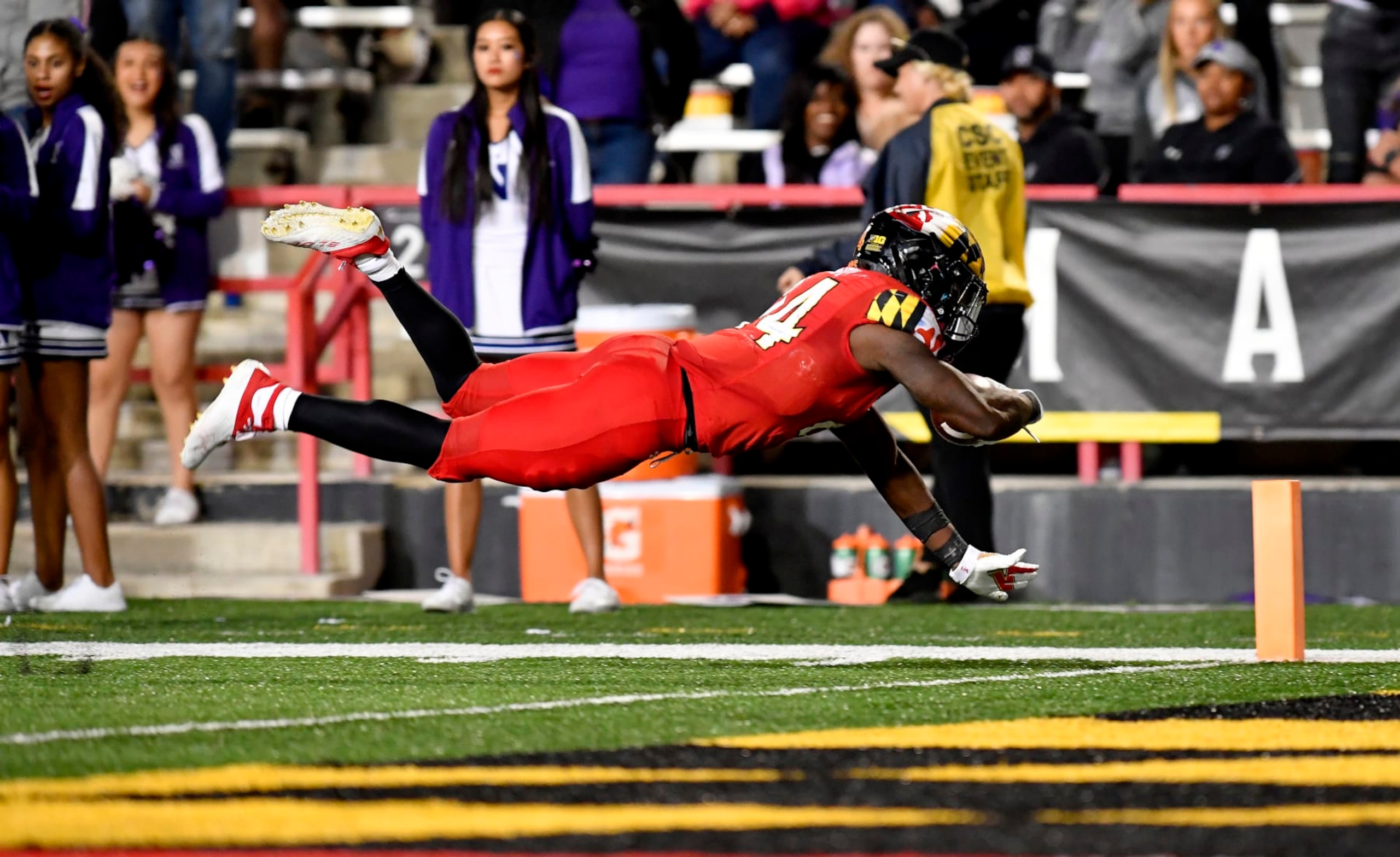 COLLEGE PARK, MD - OCTOBER 22: Maryland running back Roman Hemby (24) dives into the end zone to end a long touchdown run during the Northwestern Wildcats versus Maryland Terrapins game on October 22, 2022 at Capital One Field at Maryland Stadium in College Park, MD. (Photo by Randy Litzinger/Icon Sportswire via Getty Images) COLLEGE PARK, MD - OCTOBER 22: Maryland running back Roman Hemby (24) dives into the end zone to end a long touchdown run during the Northwestern Wildcats versus Maryland Terrapins game on October 22, 2022 at Capital One Field at Maryland Stadium in College Park, MD. (Photo by Randy Litzinger/Icon Sportswire via Getty Images)