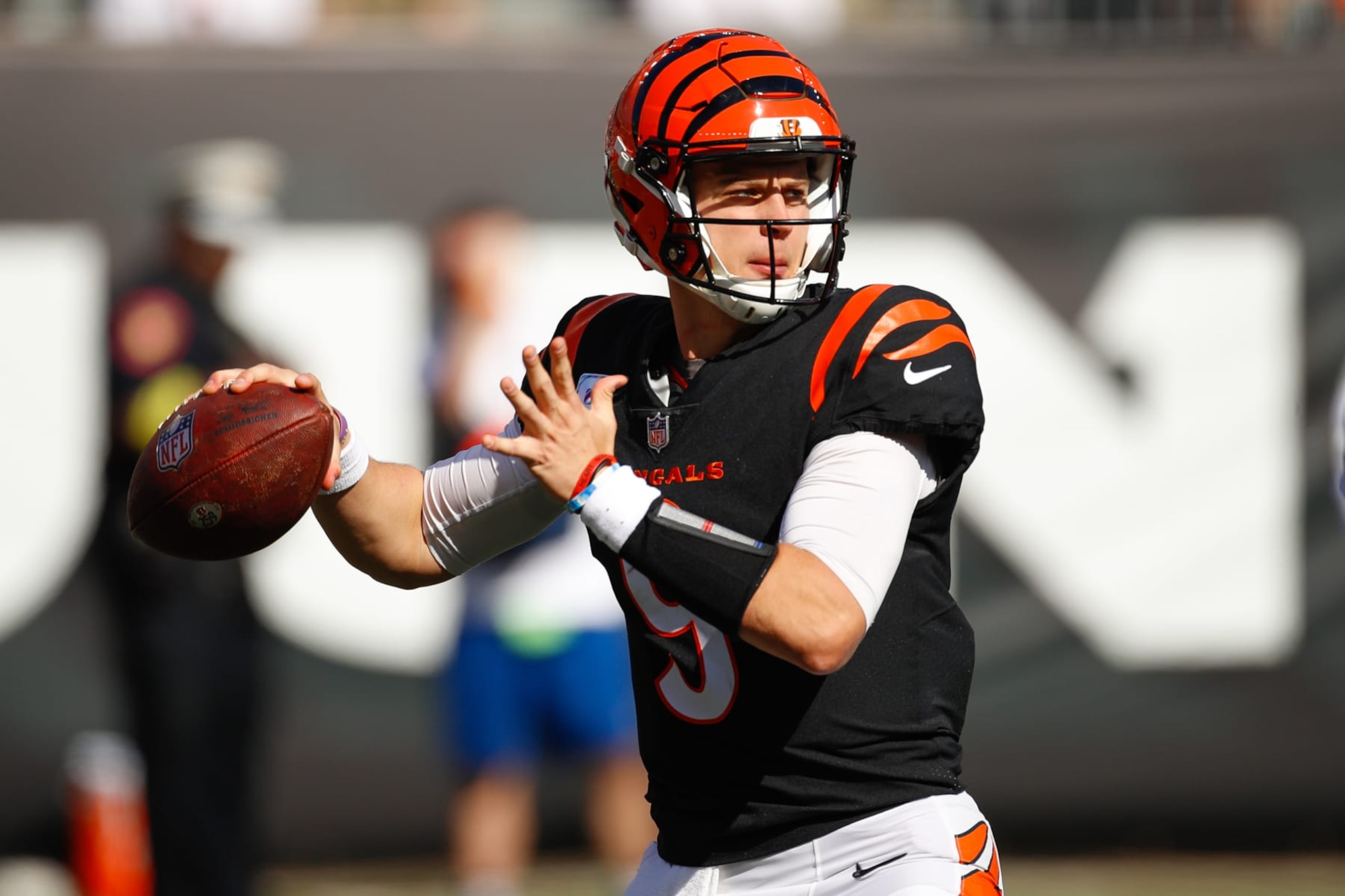 CINCINNATI, OH - OCTOBER 23: Cincinnati Bengals quarterback Joe Burrow (9) passes the ball during the game against the Atlanta Falcons and the Cincinnati Bengals on October 23, 2022, at Paycor Stadium in Cincinnati, OH. (Photo by Ian Johnson/Icon Sportswire via Getty Images)