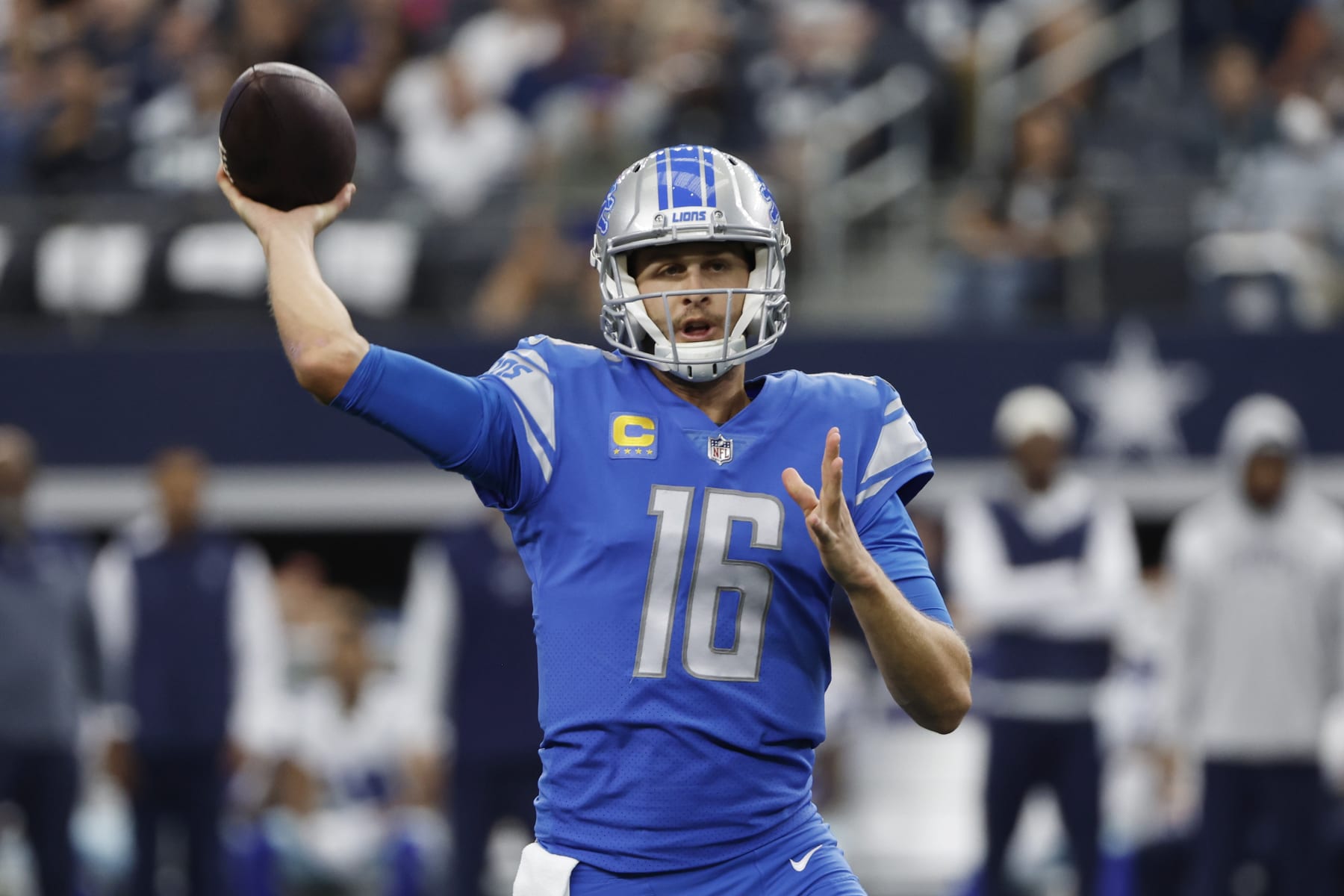 Detroit Lions quarterback Jared Goff throws during the first half of an NFL football game against the Dallas Cowboys, Sunday, Oct. 23, 2022, in Arlington, Texas. (AP Photo/Roger Steinman)