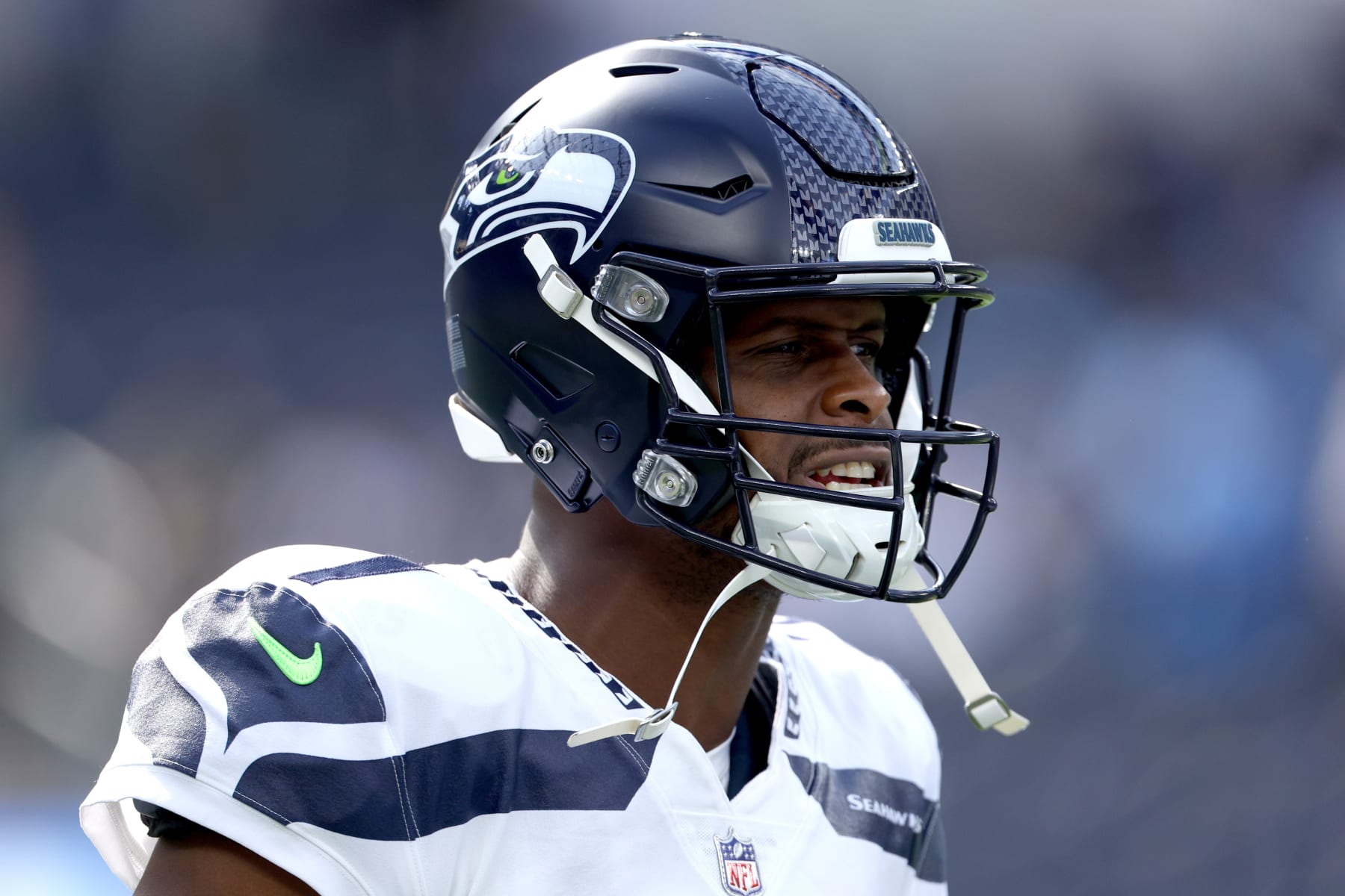INGLEWOOD, CALIFORNIA - OCTOBER 23: Geno Smith #7 of the Seattle Seahawks reacts prior to the game against the Los Angeles Chargers at SoFi Stadium on October 23, 2022 in Inglewood, California. (Photo by Harry How/Getty Images)