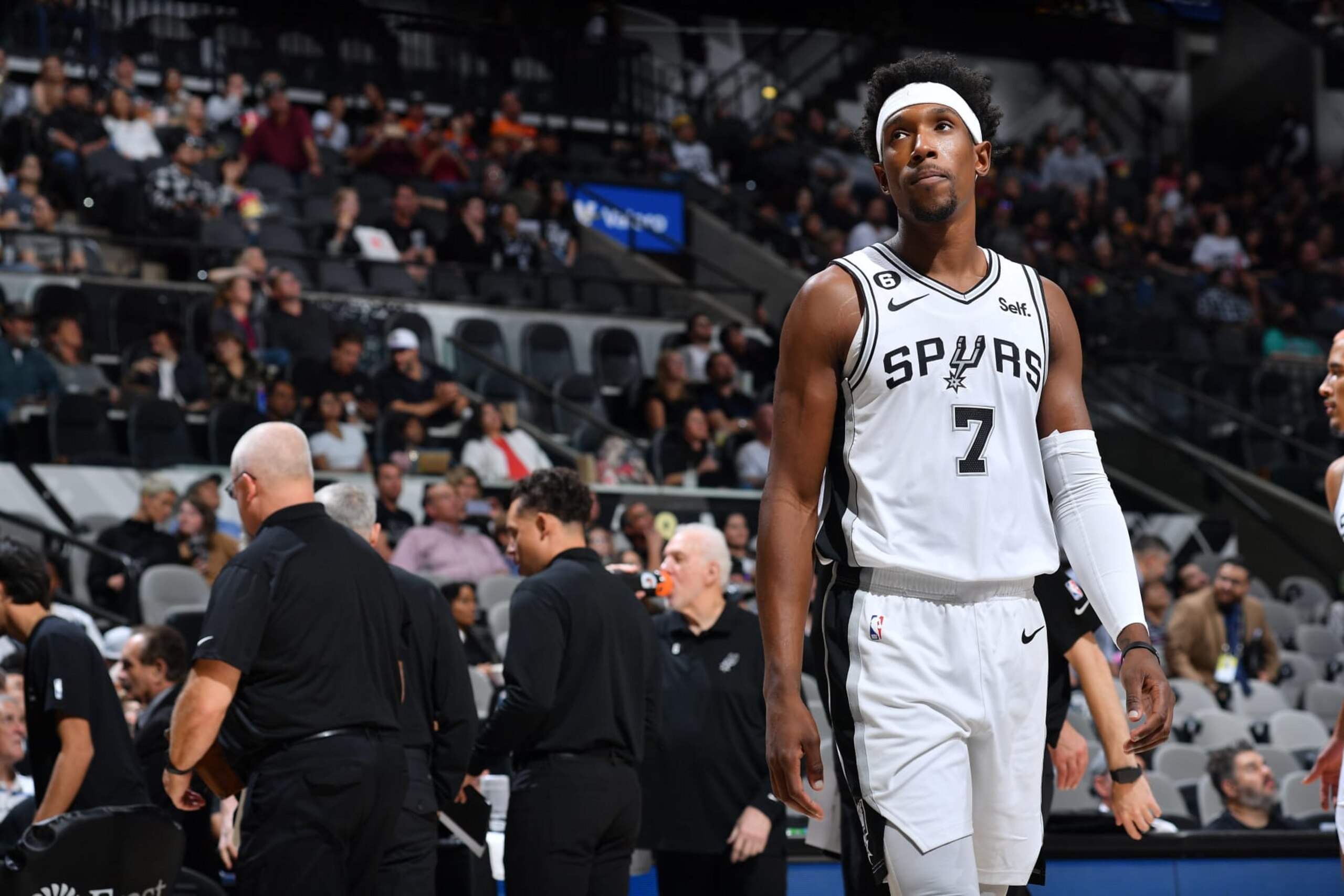 SAN ANTONIO, TX - OCTOBER 9: Josh Richardson #7 of the San Antonio Spurs looks on during a preseason game against the New Orleans Pelicans on October 9, 2022 at the AT&T Center in San Antonio, Texas. NOTE TO USER: User expressly acknowledges and agrees that, by downloading and or using this photograph, user is consenting to the terms and conditions of the Getty Images License Agreement. Mandatory Copyright Notice: Copyright 2022 NBAE (Photos by Michael Gonzales/NBAE via Getty Images)