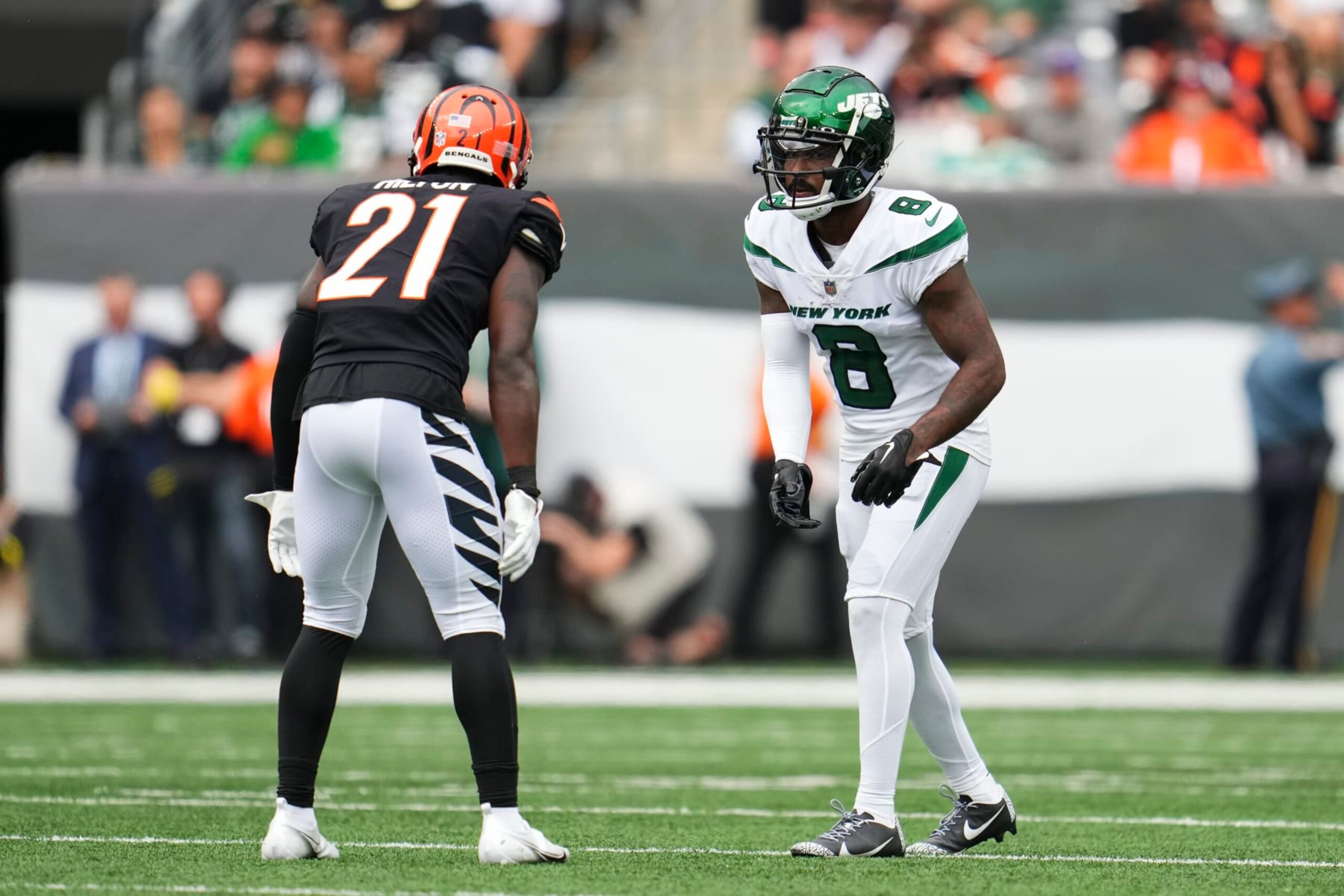 EAST RUTHERFORD, NJ - SEPTEMBER 25: Elijah Moore #8 of the New York Jets gets set on the line of scrimmage against the Cincinnati Bengals at MetLife Stadium on September 25, 2022 in East Rutherford, New Jersey. (Photo by Cooper Neill/Getty Images)