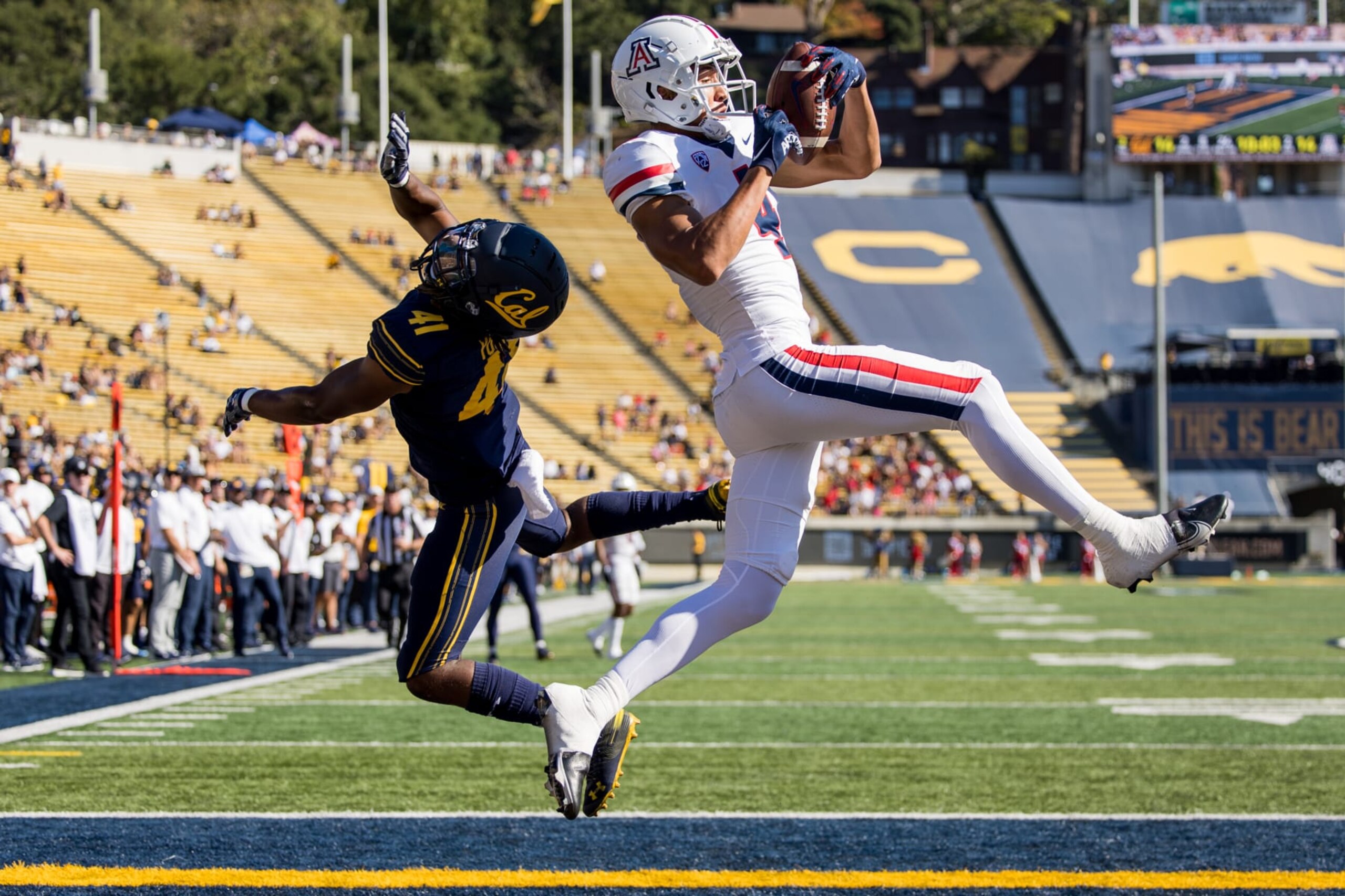 BERKELEY, CA - SEPTEMBER 24: Arizona Wildcats wide receiver Tetairoa McMillan (4) makes a catch for a touchdown during the college football game between the Arizona Wildcats and the California Golden Bears on September 24, 2022 at Memorial Stadium in Berkeley, CA. (Photo by Bob Kupbens/Icon Sportswire via Getty Images)