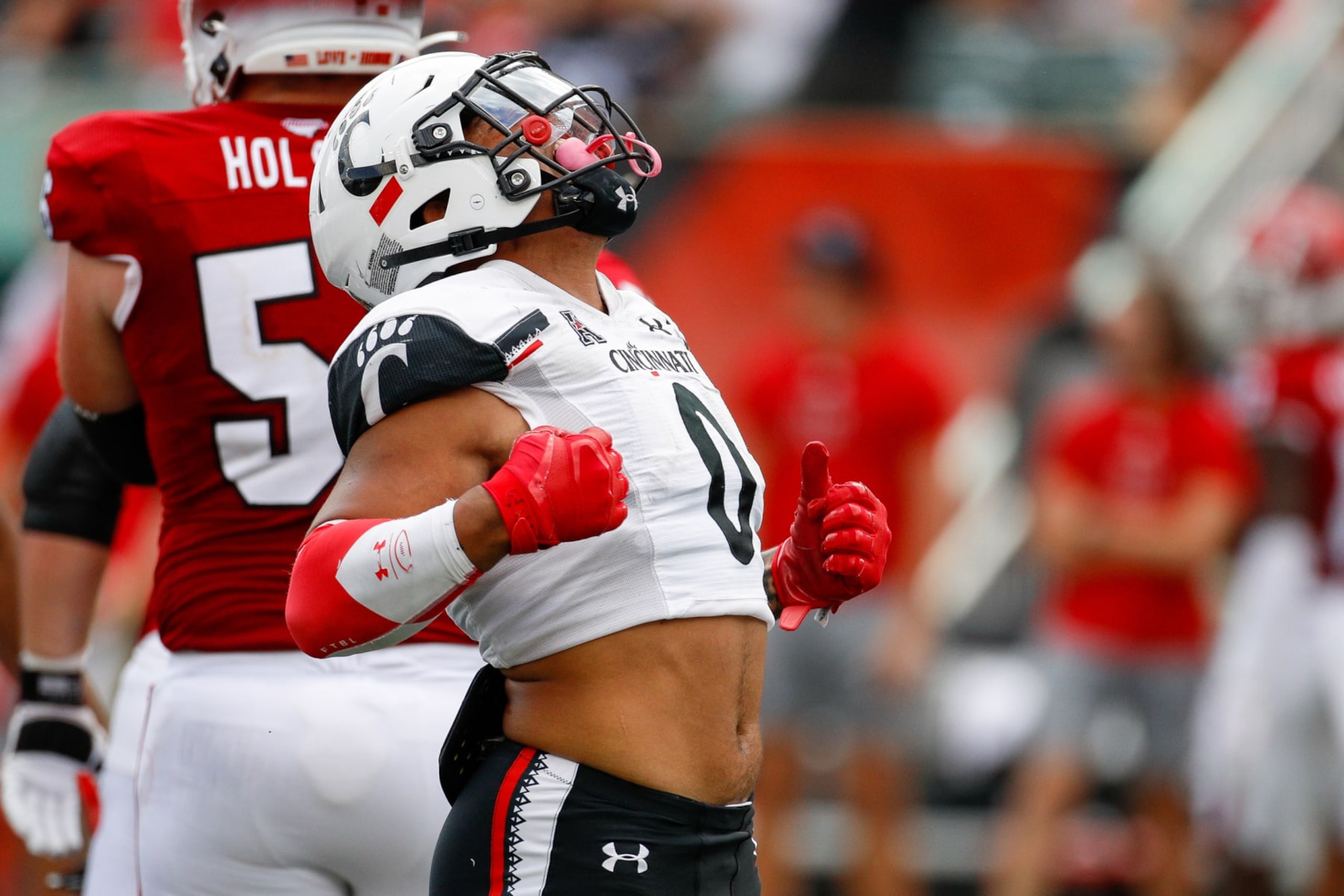CINCINNATI, OH - SEPTEMBER 17: Cincinnati Bearcats linebacker Ivan Pace Jr. (0) reacts during the game against the Miami Redhawks and the Cincinnati Bearcats on September 17, 2022, at Paycor Stadium in Cincinnati, OH.  (Photo by Ian Johnson/Icon Sportswire via Getty Images