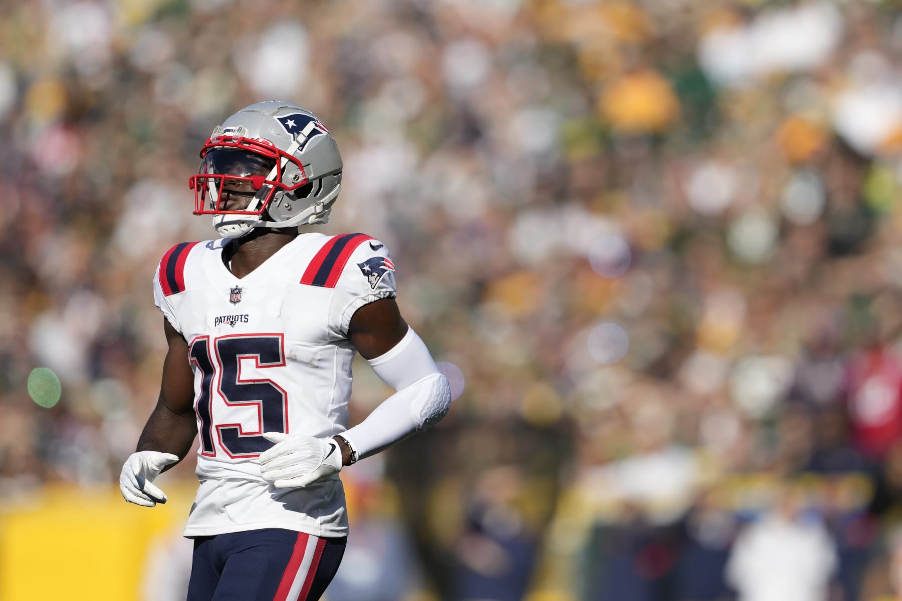 GREEN BAY, WISCONSIN - OCTOBER 02: Nelson Agholor #15 of the New England Patriots in action in the first half against the Green Bay Packers at Lambeau Field on October 02, 2022 in Green Bay, Wisconsin. (Photo by Patrick McDermott/Getty Images)
