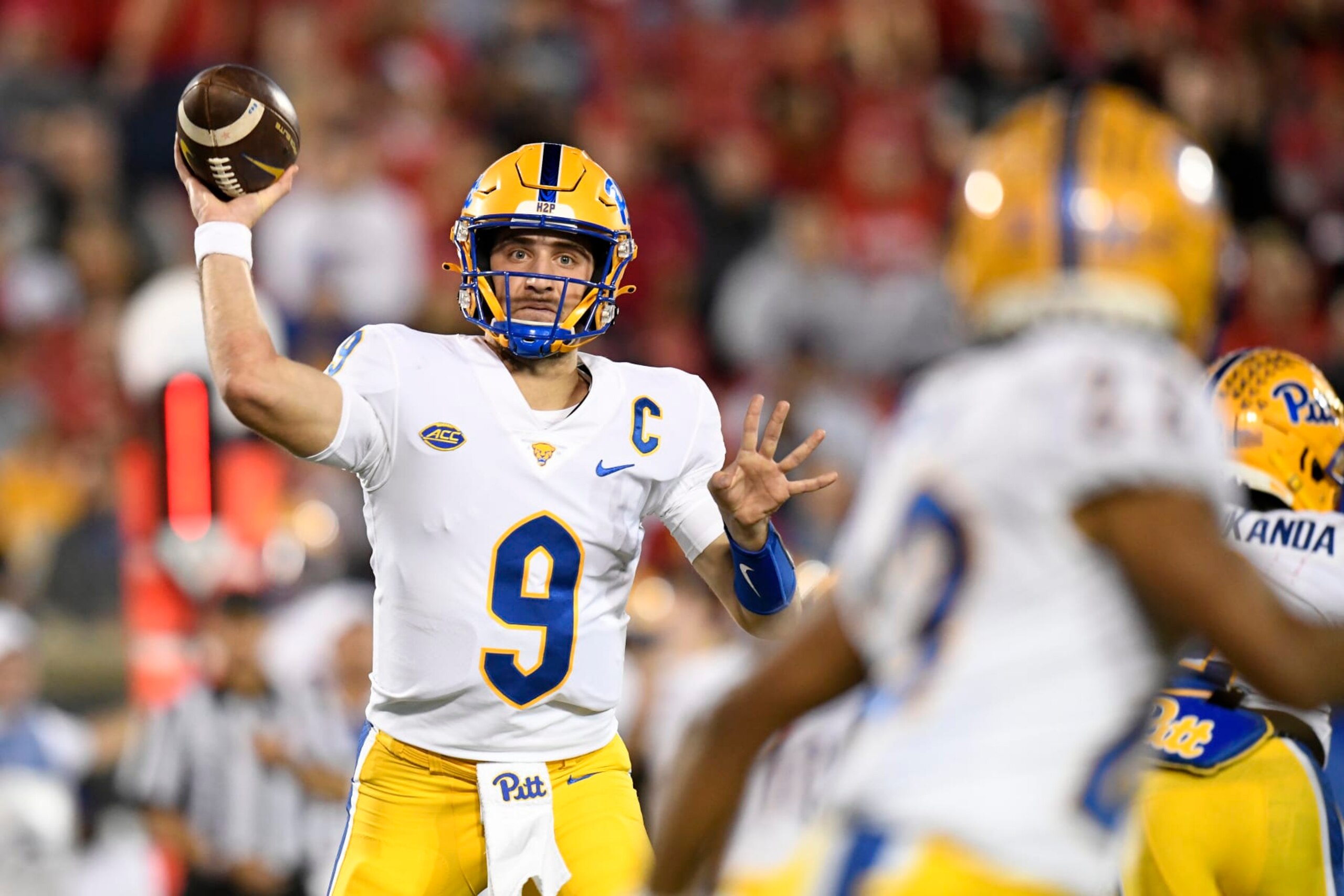 LOUISVILLE, KY - OCTOBER 22: Pittsburgh Panthers quarterback Kedon Slovis (9) passes during the college football game between the Pittsburgh Panthers and the Louisville Cardinals on October 22, 2022, at Cardinal Stadium in Louisville, Kentucky. (Photo by Michael Allio/Icon Sportswire via Getty Images) LOUISVILLE, KY - OCTOBER 22: Pittsburgh Panthers quarterback Kedon Slovis (9) passes during the college football game between the Pittsburgh Panthers and the Louisville Cardinals on October 22, 2022, at Cardinal Stadium in Louisville, Kentucky. (Photo by Michael Allio/Icon Sportswire via Getty Images)