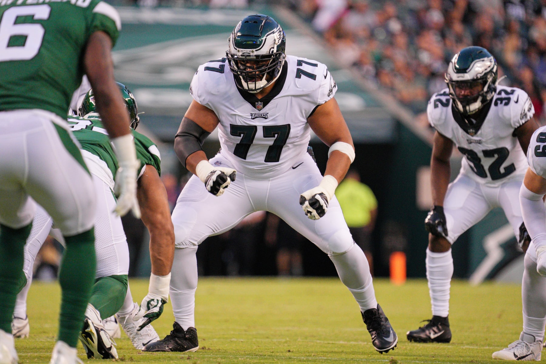 PHILADELPHIA, PA - AUGUST 12: Philadelphia Eagles offensive tackle Andre Dillard (77) sets up to block during pre-season game between the New York Jets and the Philadelphia Eagles on August 12, 2022 at Lincoln Financial Field in Philadelphia PA. (Photo by Andy Lewis/Icon Sportswire via Getty Images)