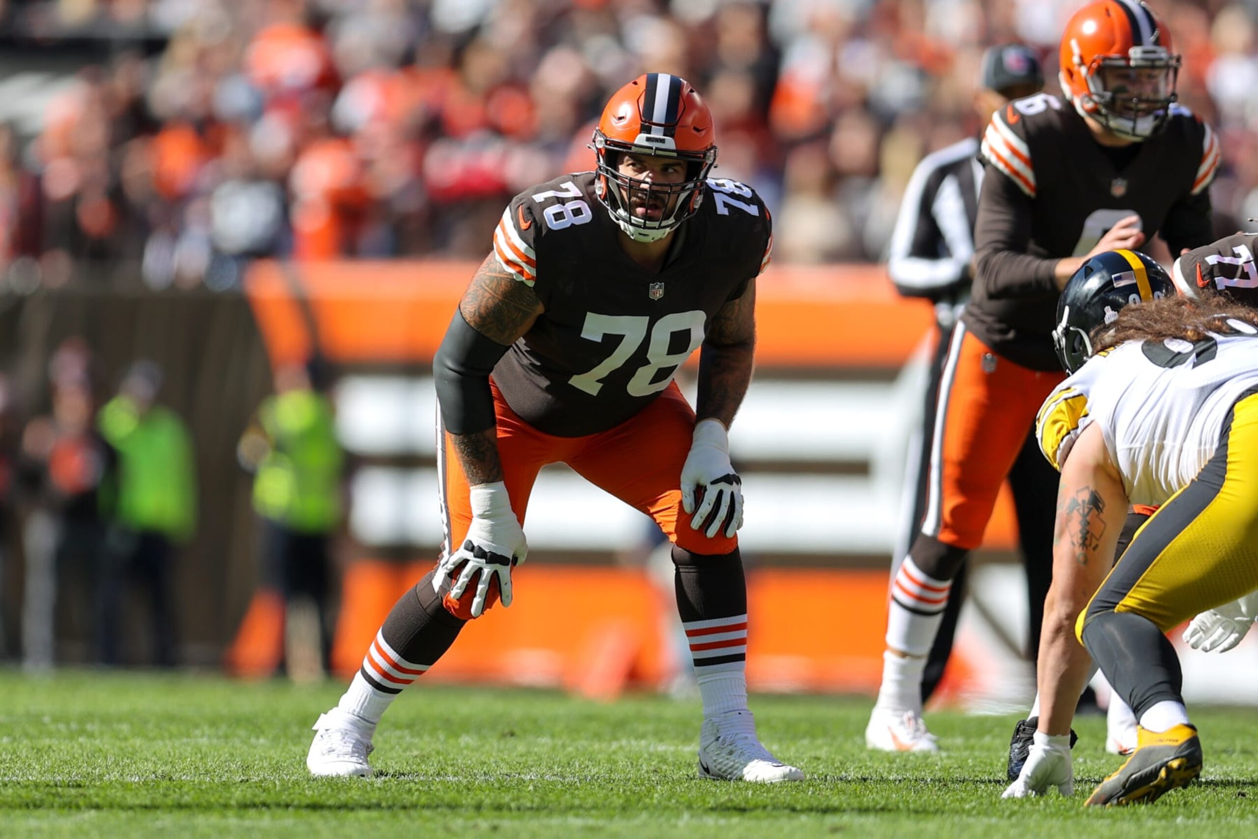 CLEVELAND, OH - OCTOBER 31: Cleveland Browns offensive tackle Jack Conklin (78) at the line of scrimmage during the first quarter of the National Football League game between the Pittsburgh Steelers and Cleveland Browns on October 31, 2021, at FirstEnergy Stadium in Cleveland, OH. (Photo by Frank Jansky/Icon Sportswire via Getty Images)