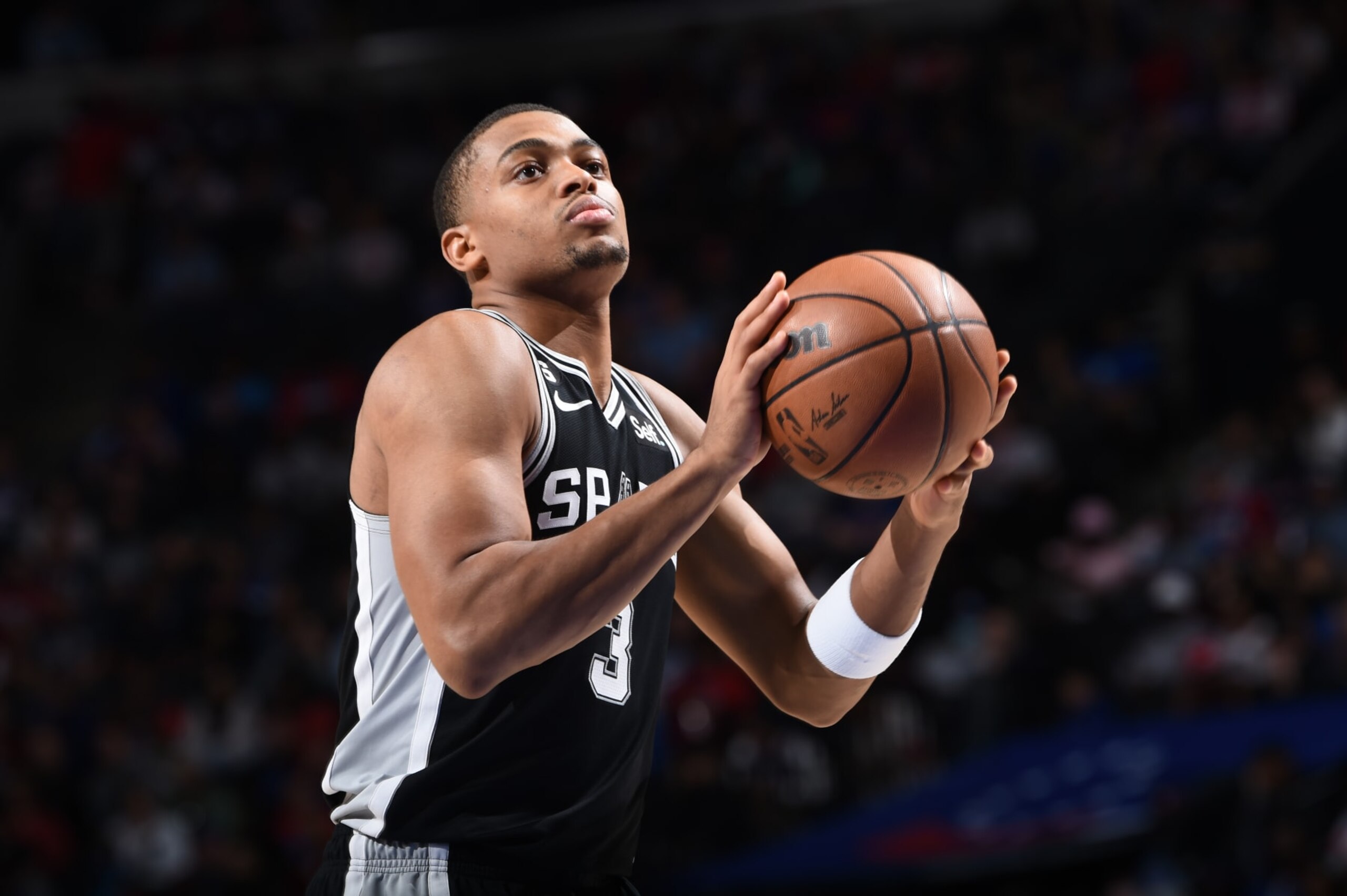 PHILADELPHIA, PA - OCTOBER 22: Keldon Johnson #3 of the San Antonio Spurs prepares to shoot a free throw during the game against the Philadelphia 76ers on October 22, 2022 at the Wells Fargo Center in Philadelphia, Pennsylvania NOTE TO USER: User expressly acknowledges and agrees that, by downloading and/or using this Photograph, user is consenting to the terms and conditions of the Getty Images License Agreement. Mandatory Copyright Notice: Copyright 2022 NBAE (Photo by David Dow/NBAE via Getty Images)