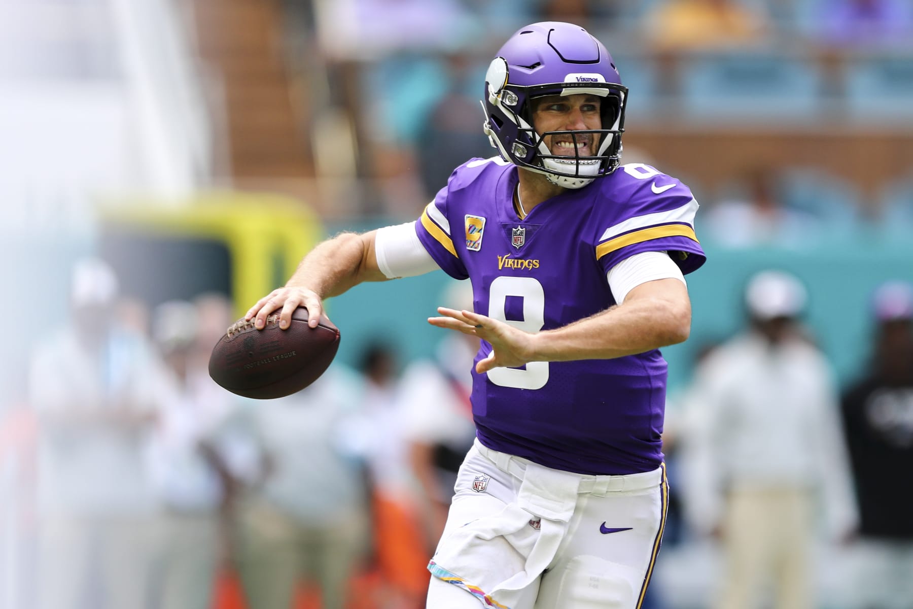 MIAMI GARDENS, FL - OCTOBER 16: Kirk Cousins #8 of the Minnesota Vikings throws a pass during the first quarter of an NFL football game against the Miami Dolphins at Hard Rock Stadium on October 16, 2022 in Miami Gardens, Florida. (Photo by Kevin Sabitus/Getty Images)