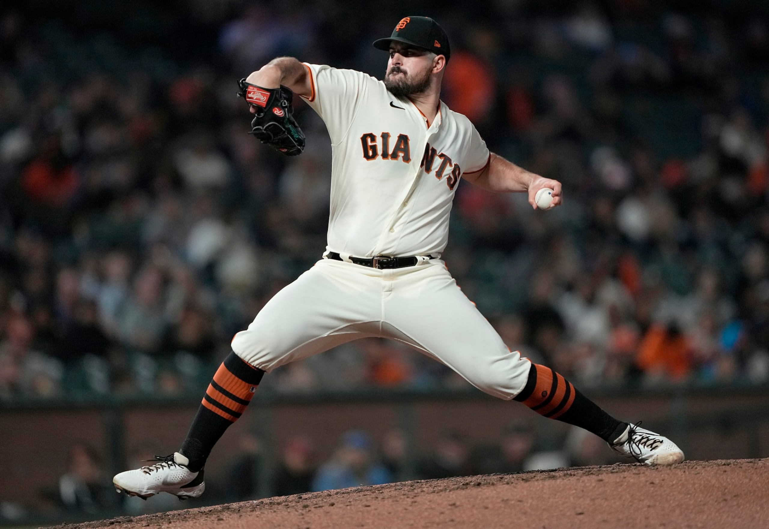 SAN FRANCISCO, CALIFORNIA - SEPTEMBER 29: Carlos Rodon #16 of the San Francisco Giants pitches against the Colorado Rockies in the top of the six inning at Oracle Park on September 29, 2022 in San Francisco, California. (Photo by Thearon W. Henderson/Getty Images) SAN FRANCISCO, CALIFORNIA - SEPTEMBER 29: Carlos Rodon #16 of the San Francisco Giants pitches against the Colorado Rockies in the top of the six inning at Oracle Park on September 29, 2022 in San Francisco, California. (Photo by Thearon W. Henderson/Getty Images)