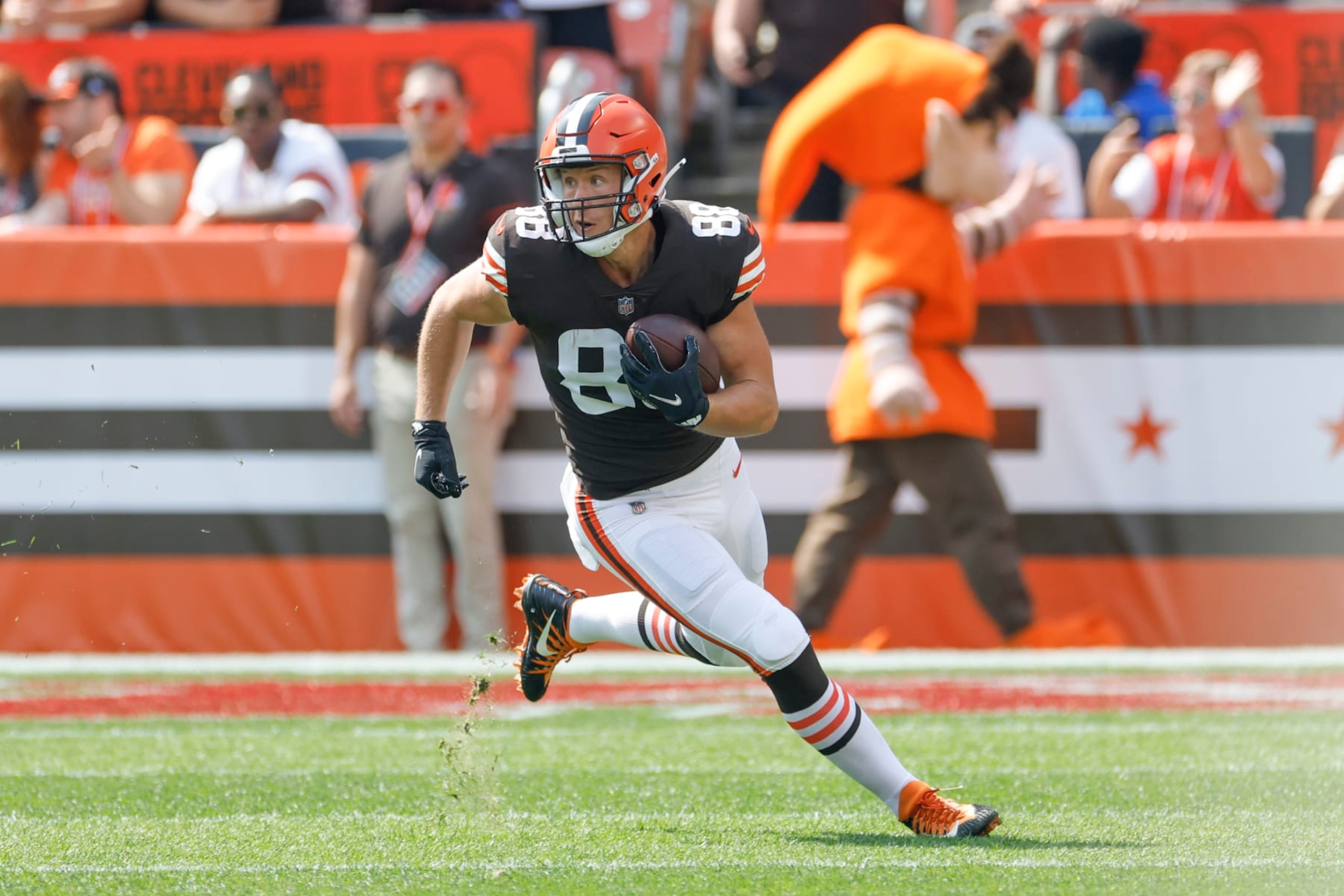 Cleveland Browns tight end Harrison Bryant (88) plays against the New York Jets during the first half of an NFL football game, Sunday, Sept. 18, 2022, in Cleveland. (AP Photo/Ron Schwane)