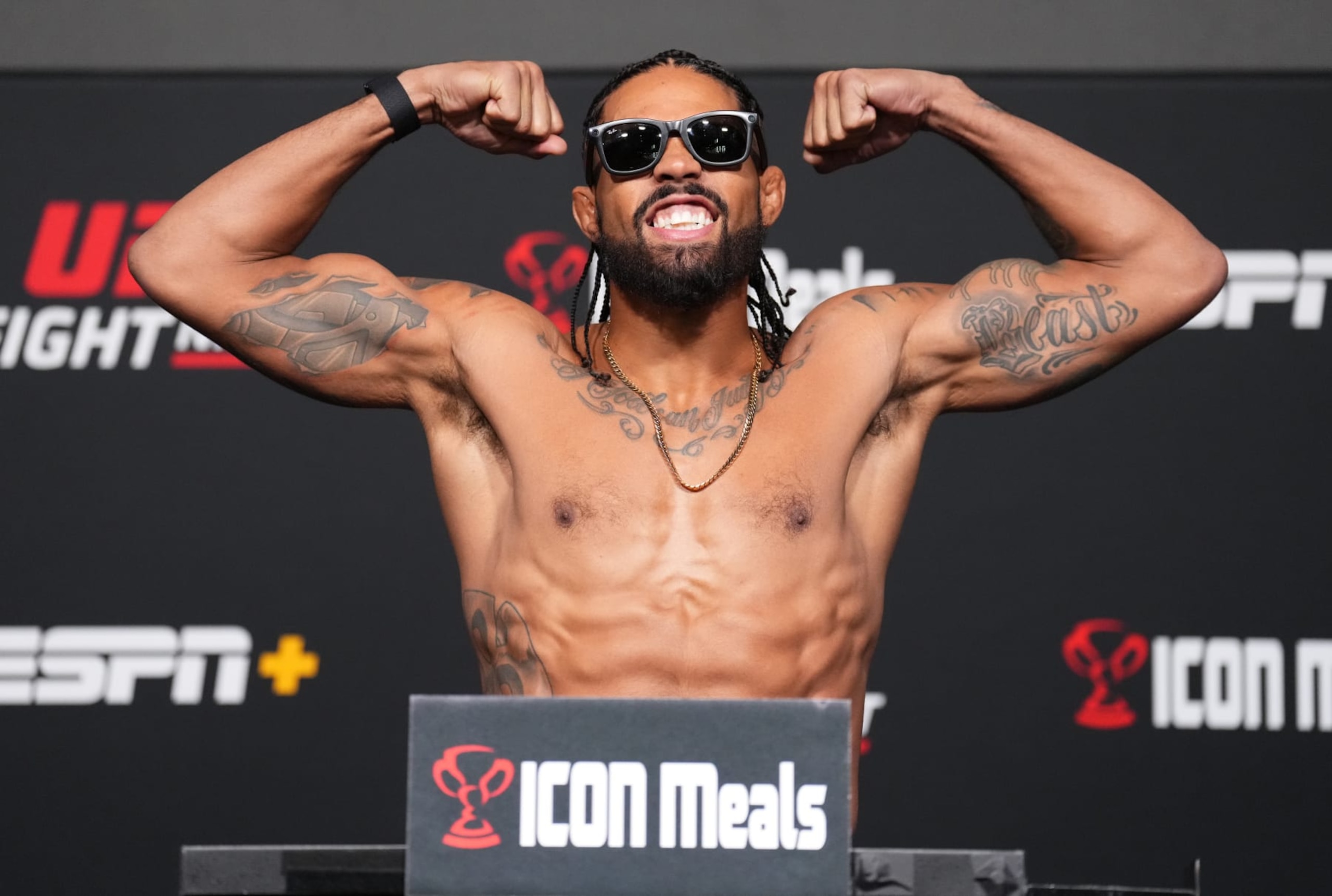 Max Griffin weighs in for UFC Vegas 63.