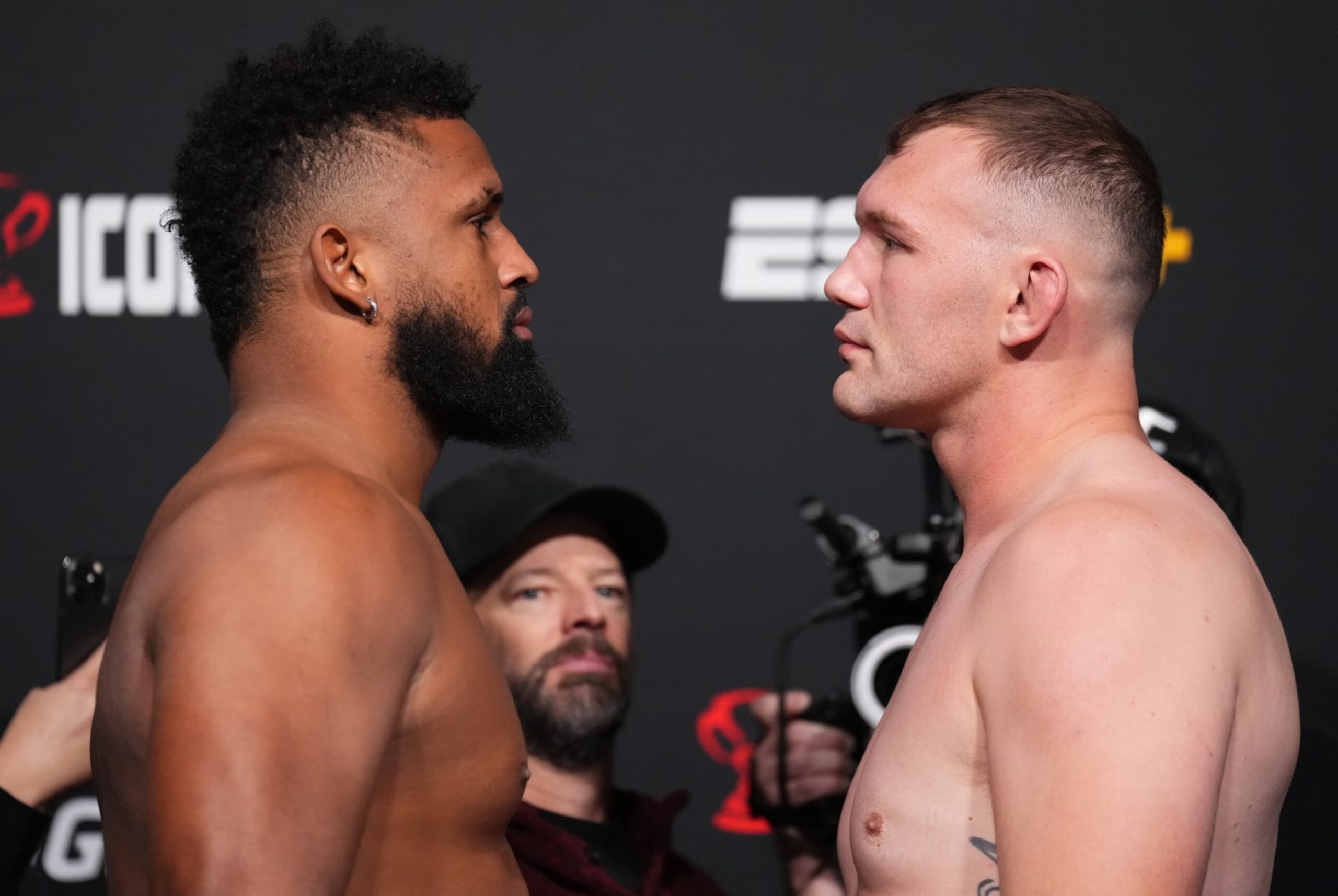 Waldo Cortes-Acosta squares off with Jared Vanderaa on the main card. 
