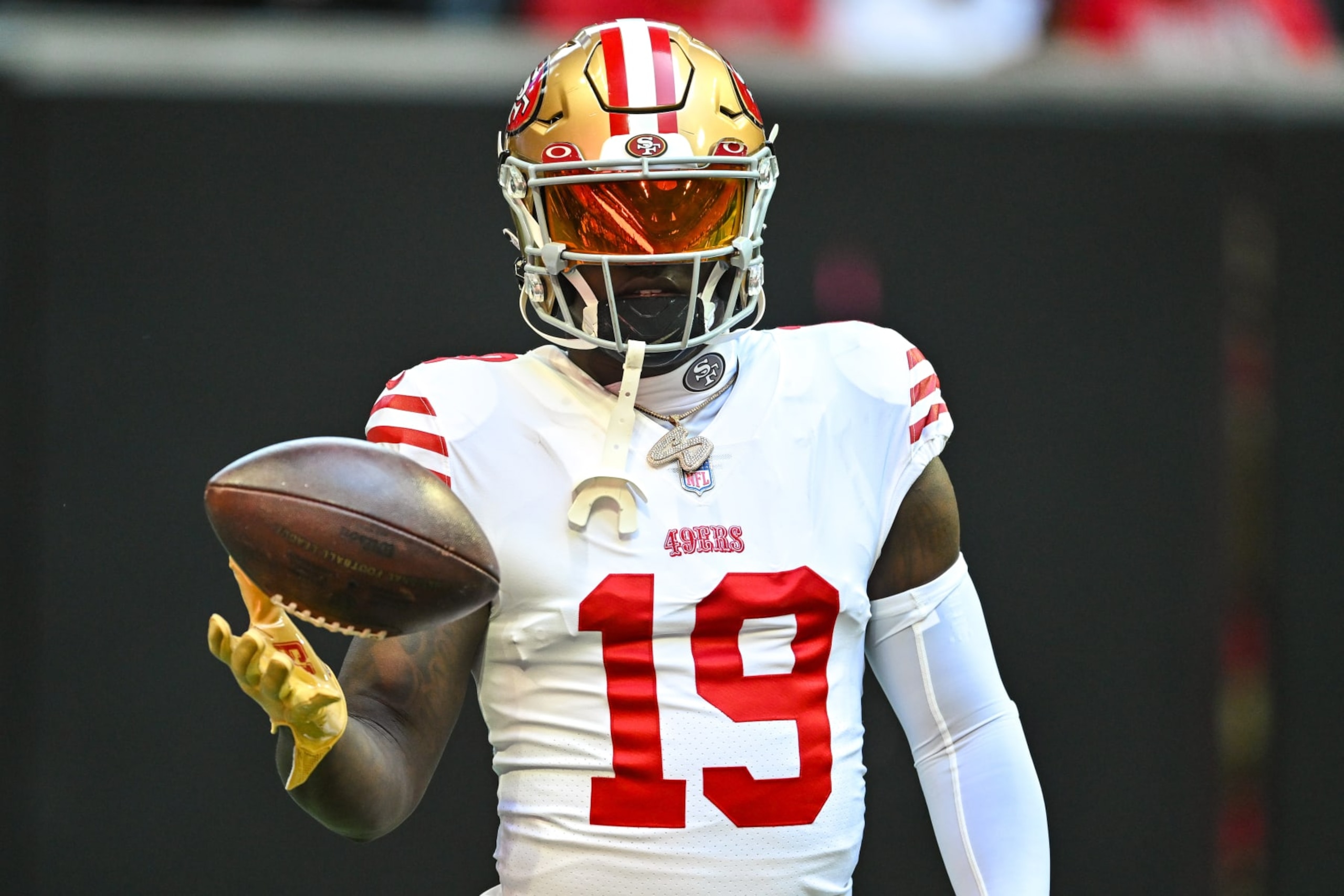ATLANTA, GA  OCTOBER 16:  San Francisco wide receiver Deebo Samuel (19) warms up prior to the start of the NFL game between the San Francisco 49ers and the Atlanta Falcons on October 16th, 2022 at Mercedes-Benz Stadium in Atlanta, GA.  (Photo by Rich von Biberstein/Icon Sportswire via Getty Images)