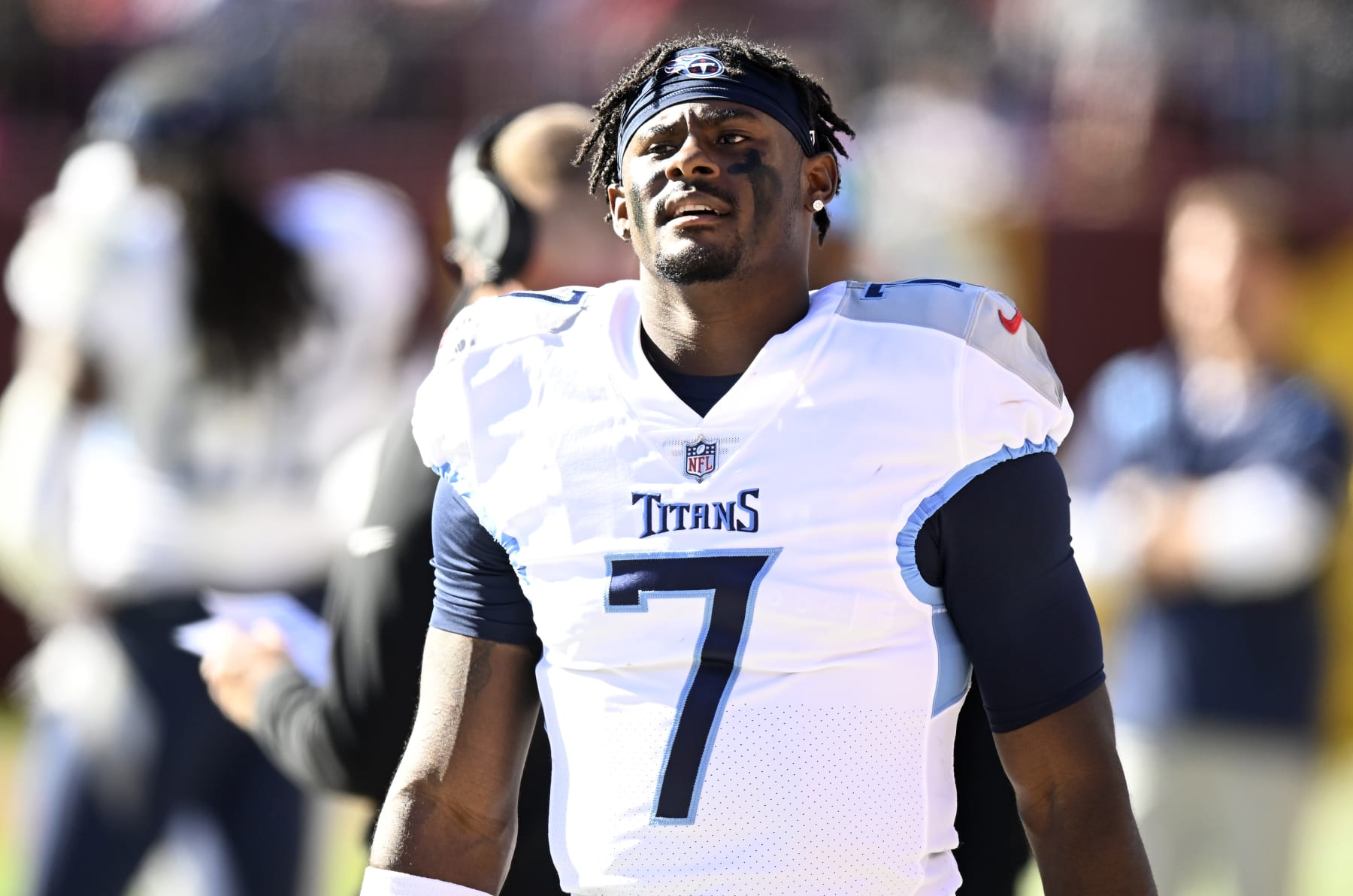 LANDOVER, MARYLAND - OCTOBER 09: Malik Willis #7 of the Tennessee Titans watches the game against the Washington Commanders at FedExField on October 09, 2022 in Landover, Maryland. (Photo by G Fiume/Getty Images)