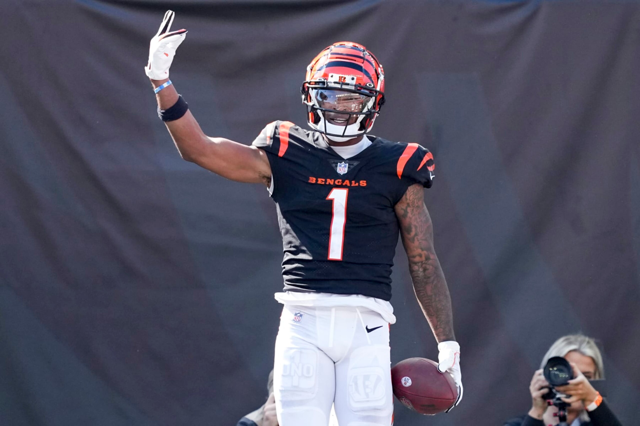 CINCINNATI, OHIO - OCTOBER 23: Ja'Marr Chase #1 of the Cincinnati Bengals reacts after making a catch for a touchdown against the Atlanta Falcons during the second quarter at Paycor Stadium on October 23, 2022 in Cincinnati, Ohio. (Photo by Dylan Buell/Getty Images) CINCINNATI, OHIO - OCTOBER 23: Ja'Marr Chase #1 of the Cincinnati Bengals reacts after making a catch for a touchdown against the Atlanta Falcons during the second quarter at Paycor Stadium on October 23, 2022 in Cincinnati, Ohio. (Photo by Dylan Buell/Getty Images)