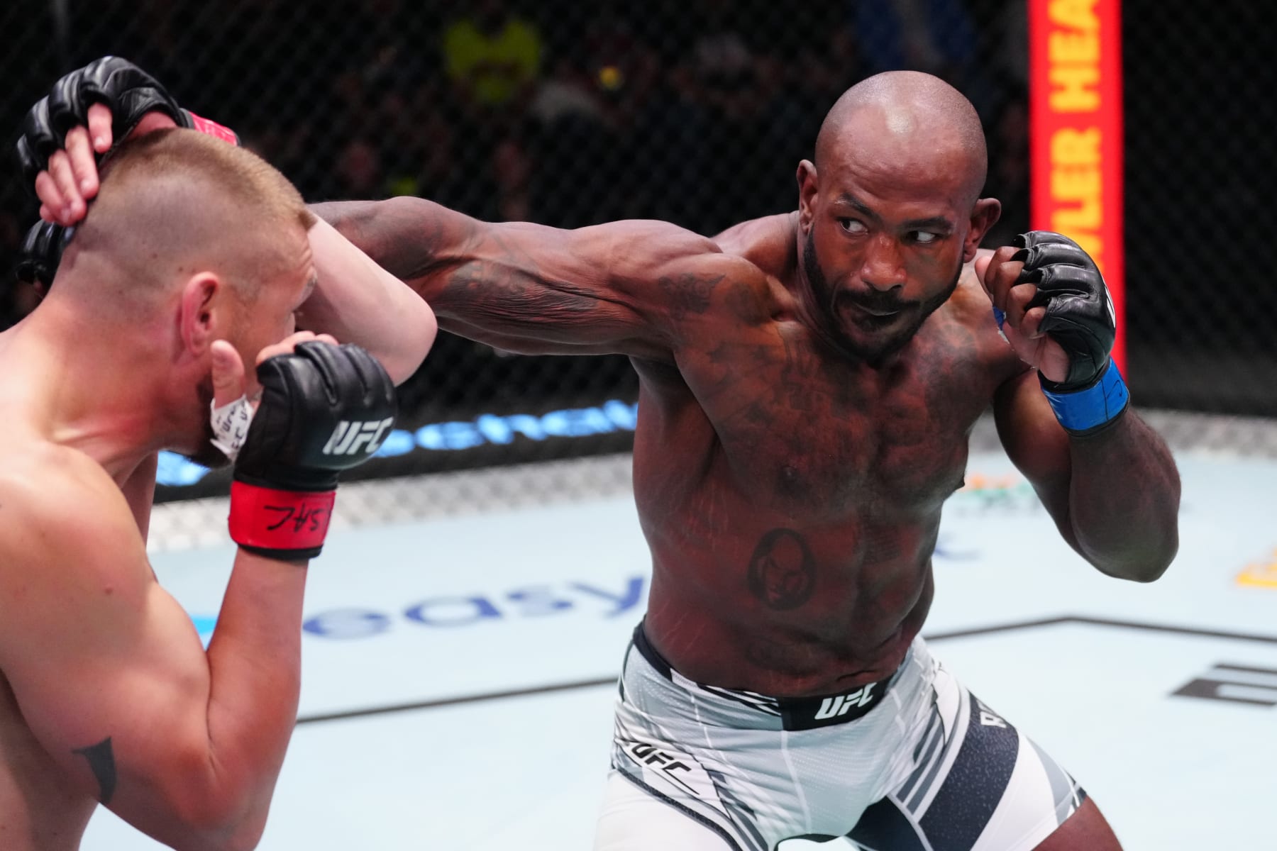 Khalil Rountree throws a punch at Dustin Jacoby. 