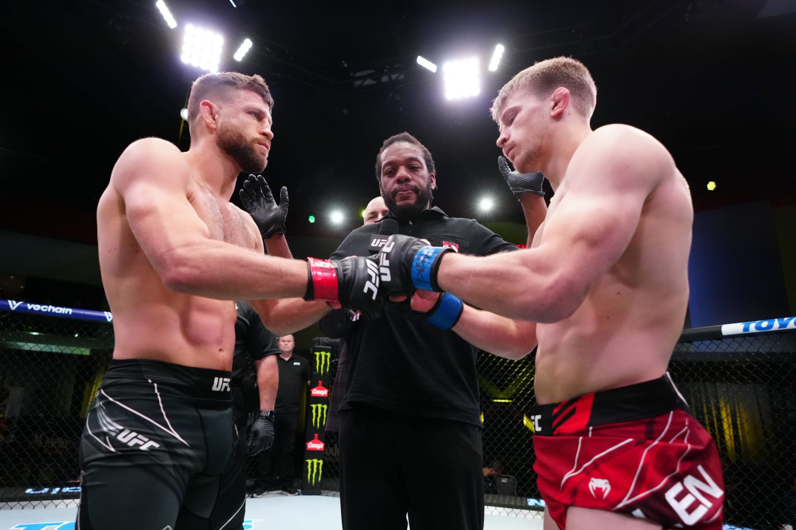 LAS VEGAS, NEVADA - OCTOBER 29: (L-R) Calvin Kattar and Arnold Allen of England touch gloves prior to their featherweight fight during the UFC Fight Night event at UFC APEX on October 29, 2022 in Las Vegas, Nevada. (Photo by Jeff Bottari/Zuffa LLC)