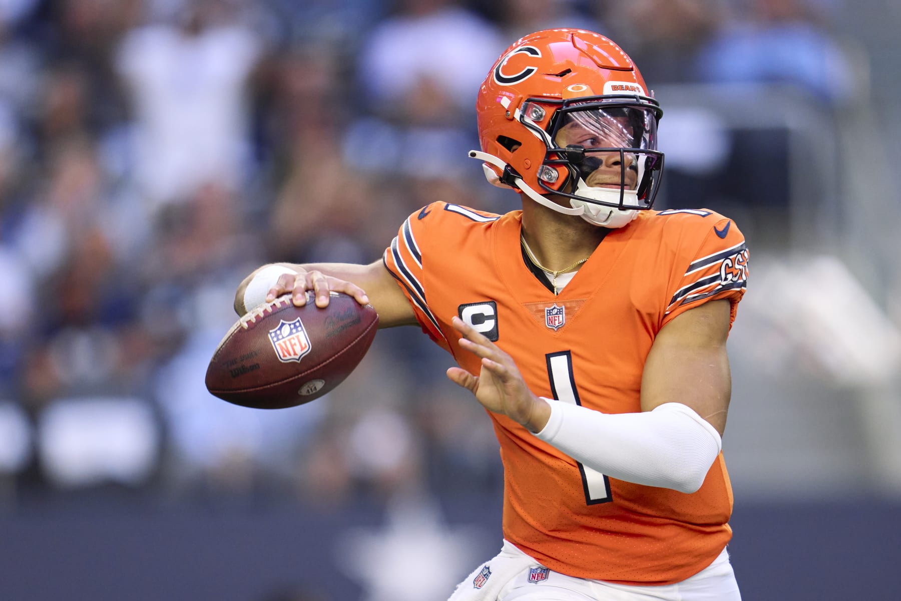 Bears QB Justin fields