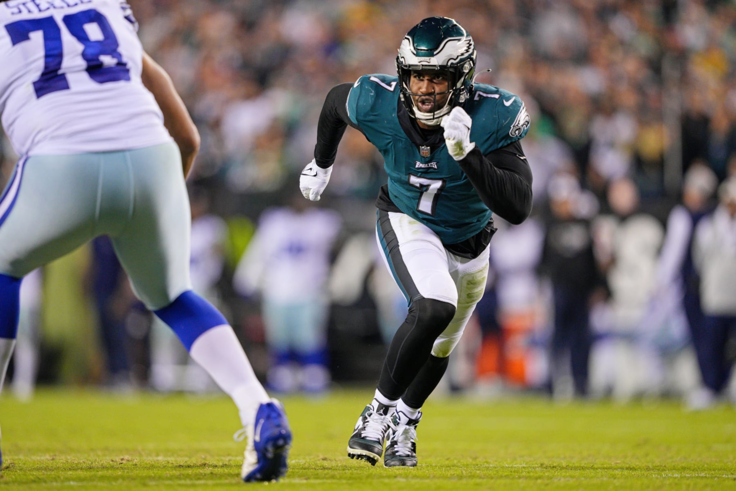 PHILADELPHIA, PA - OCTOBER 16: Philadelphia Eagles linebacker Haason Reddick (7) rushes during the game between the Dallas Cowboys and the Philadelphia Eagles on October 16, 2022 at Lincoln Financial Field in Philadelphia, PA. (Photo by Andy Lewis/Icon Sportswire via Getty Images)