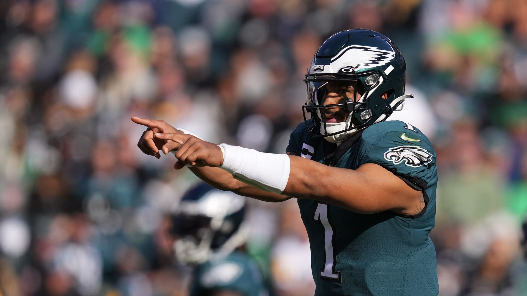 PHILADELPHIA, PA - OCTOBER 30: Jalen Hurts #1 of the Philadelphia Eagles signals to his team against the Pittsburgh Steelers at Lincoln Financial Field on October 30, 2022 in Philadelphia, Pennsylvania. (Photo by Mitchell Leff/Getty Images)