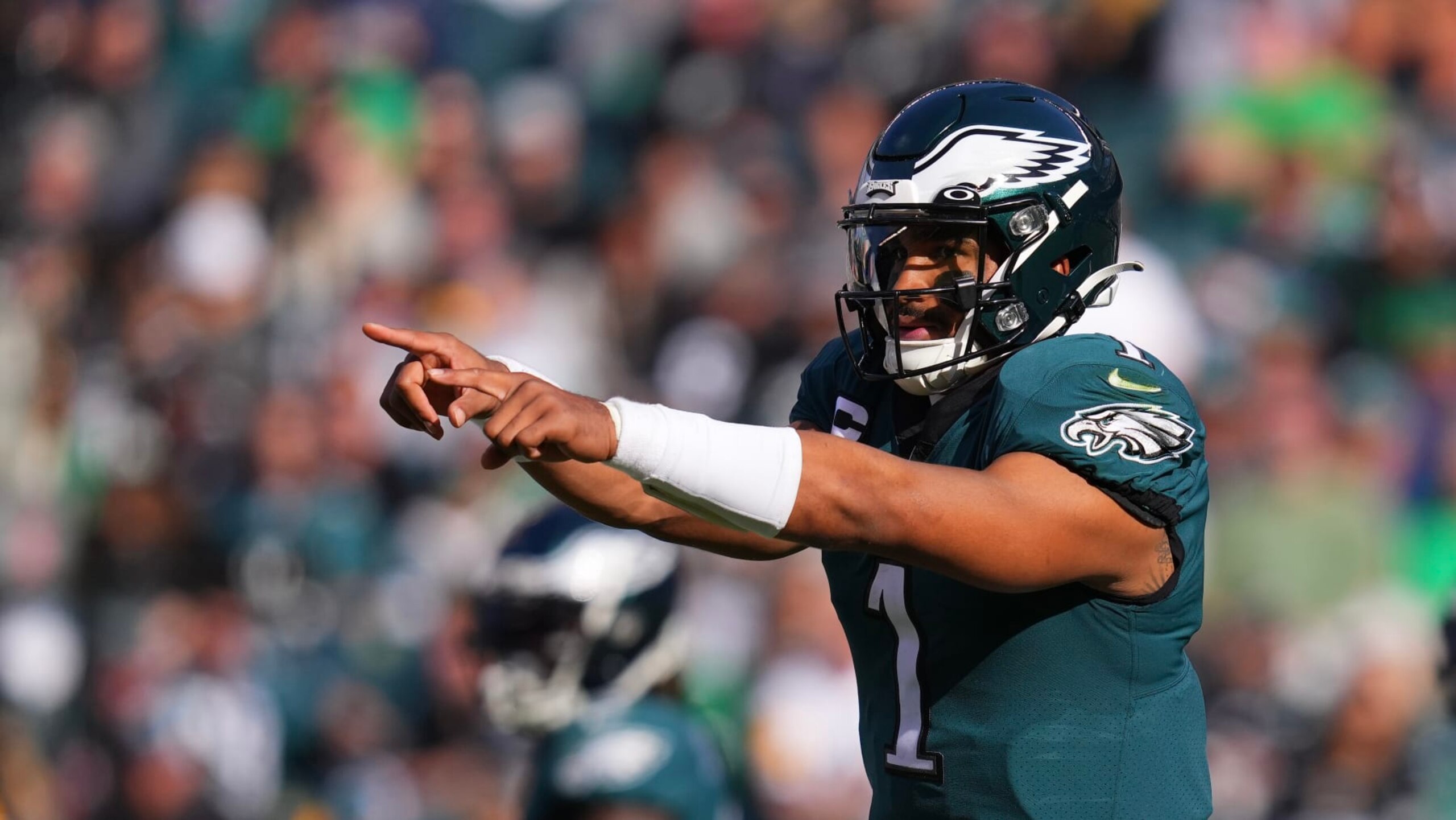 PHILADELPHIA, PA - OCTOBER 30: Jalen Hurts #1 of the Philadelphia Eagles signals to his team against the Pittsburgh Steelers at Lincoln Financial Field on October 30, 2022 in Philadelphia, Pennsylvania. (Photo by Mitchell Leff/Getty Images)