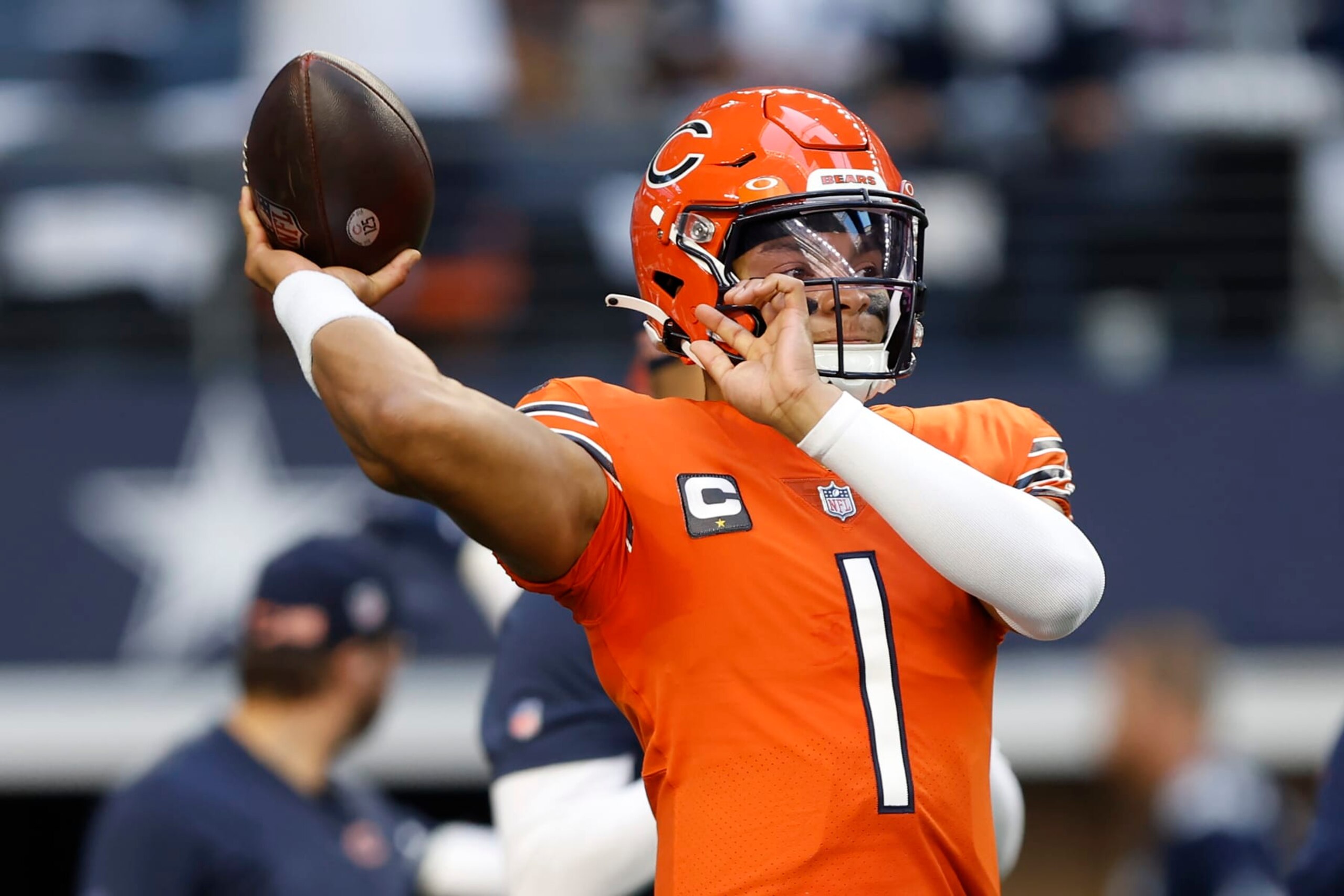 ARLINGTON, TEXAS - OCTOBER 30: Justin Fields #1 of the Chicago Bears warms up against the Dallas Cowboys at AT&T Stadium on October 30, 2022 in Arlington, Texas. (Photo by Wesley Hitt/Getty Images) ARLINGTON, TEXAS - OCTOBER 30: Justin Fields #1 of the Chicago Bears warms up against the Dallas Cowboys at AT&T Stadium on October 30, 2022 in Arlington, Texas. (Photo by Wesley Hitt/Getty Images)