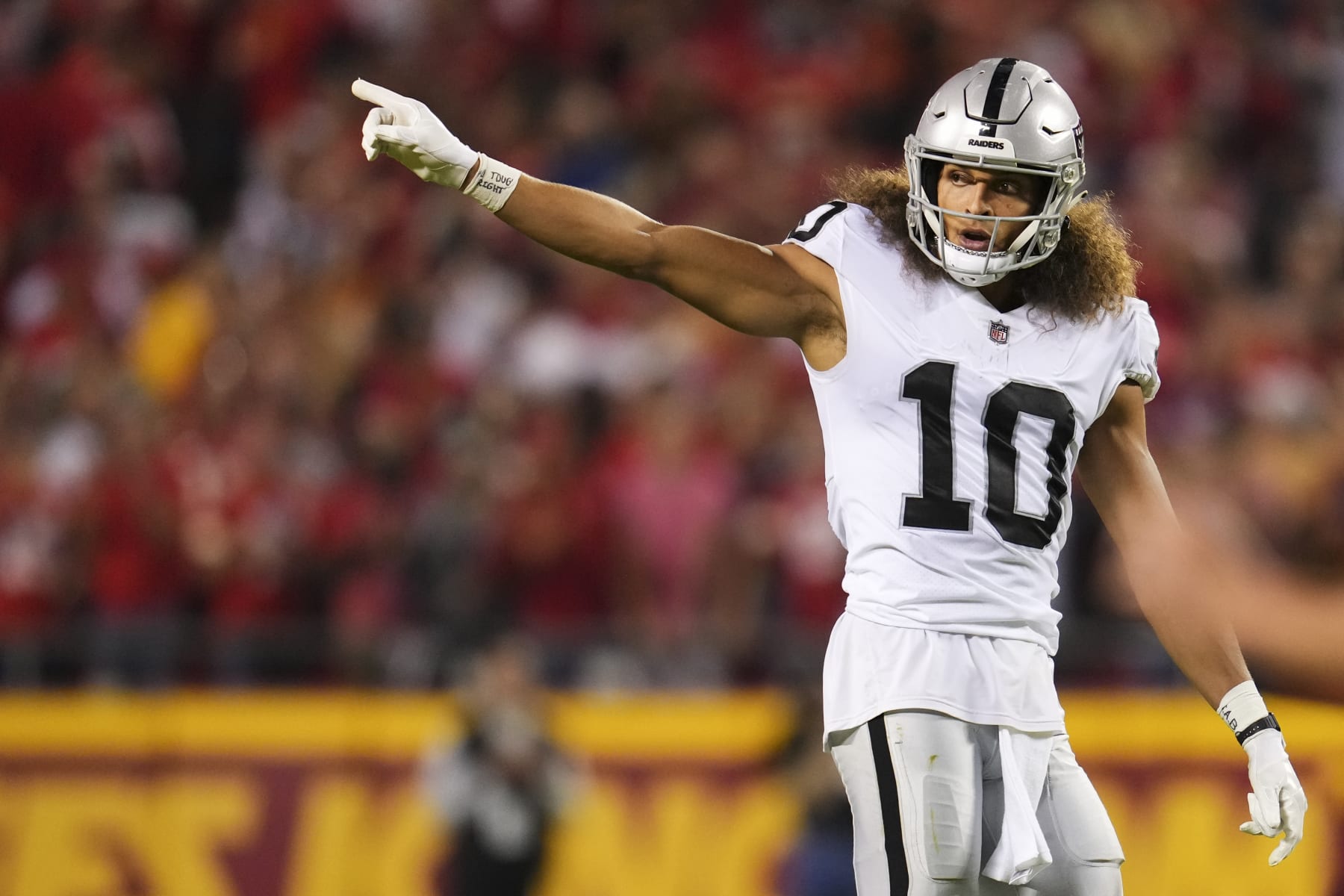 KANSAS CITY, MO - OCTOBER 10: Mack Hollins #10 of the Las Vegas Raiders points down field against the Kansas City Chiefs at GEHA Field at Arrowhead Stadium on October 10, 2022 in Kansas City, Missouri. (Photo by Cooper Neill/Getty Images)