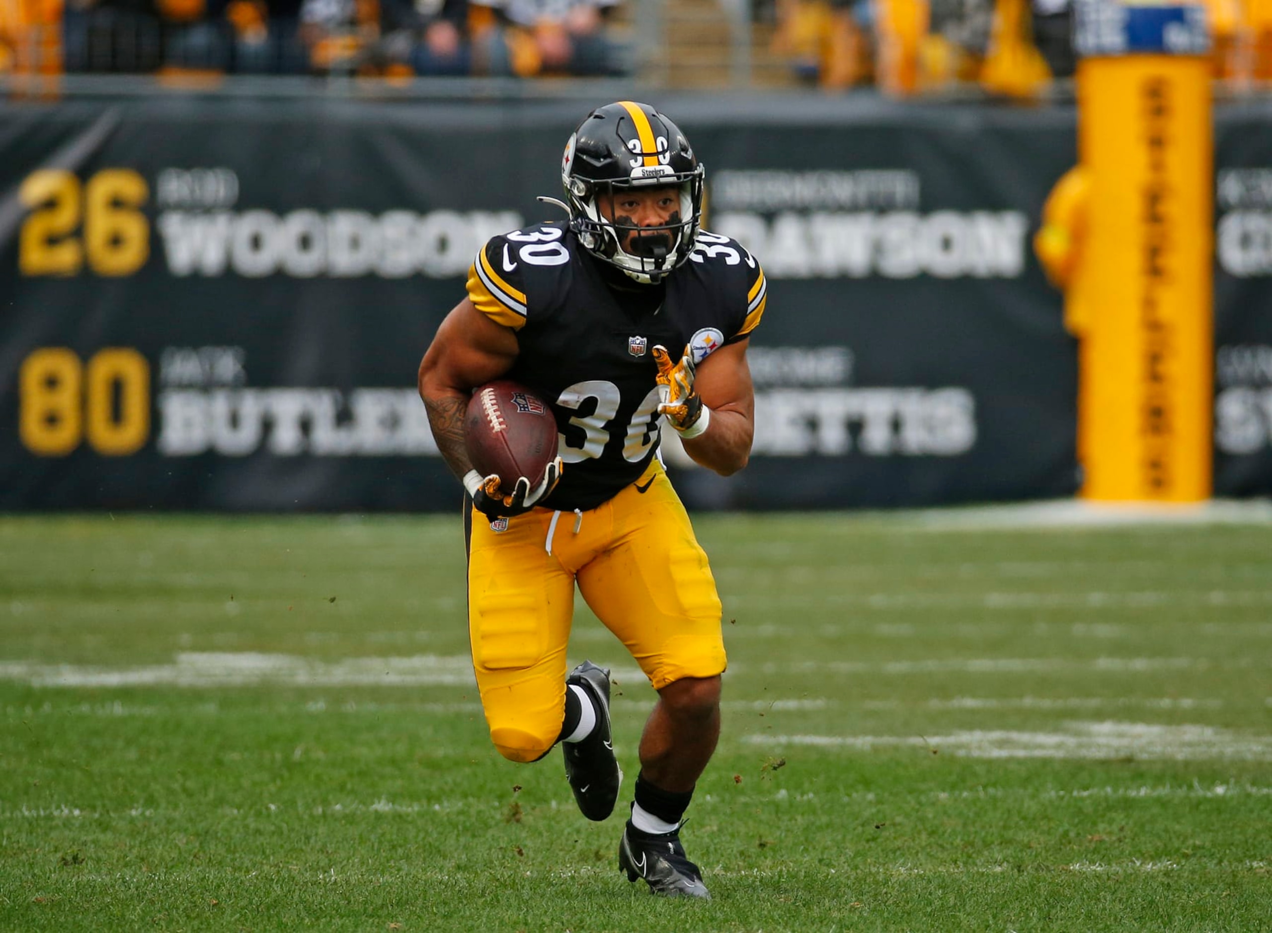 PITTSBURGH, PA - OCTOBER 02:  Jaylen Warren #30 of the Pittsburgh Steelers in action against the New York Jets on October 2, 2022 at Acrisure Stadium in Pittsburgh, Pennsylvania.  (Photo by Justin K. Aller/Getty Images)