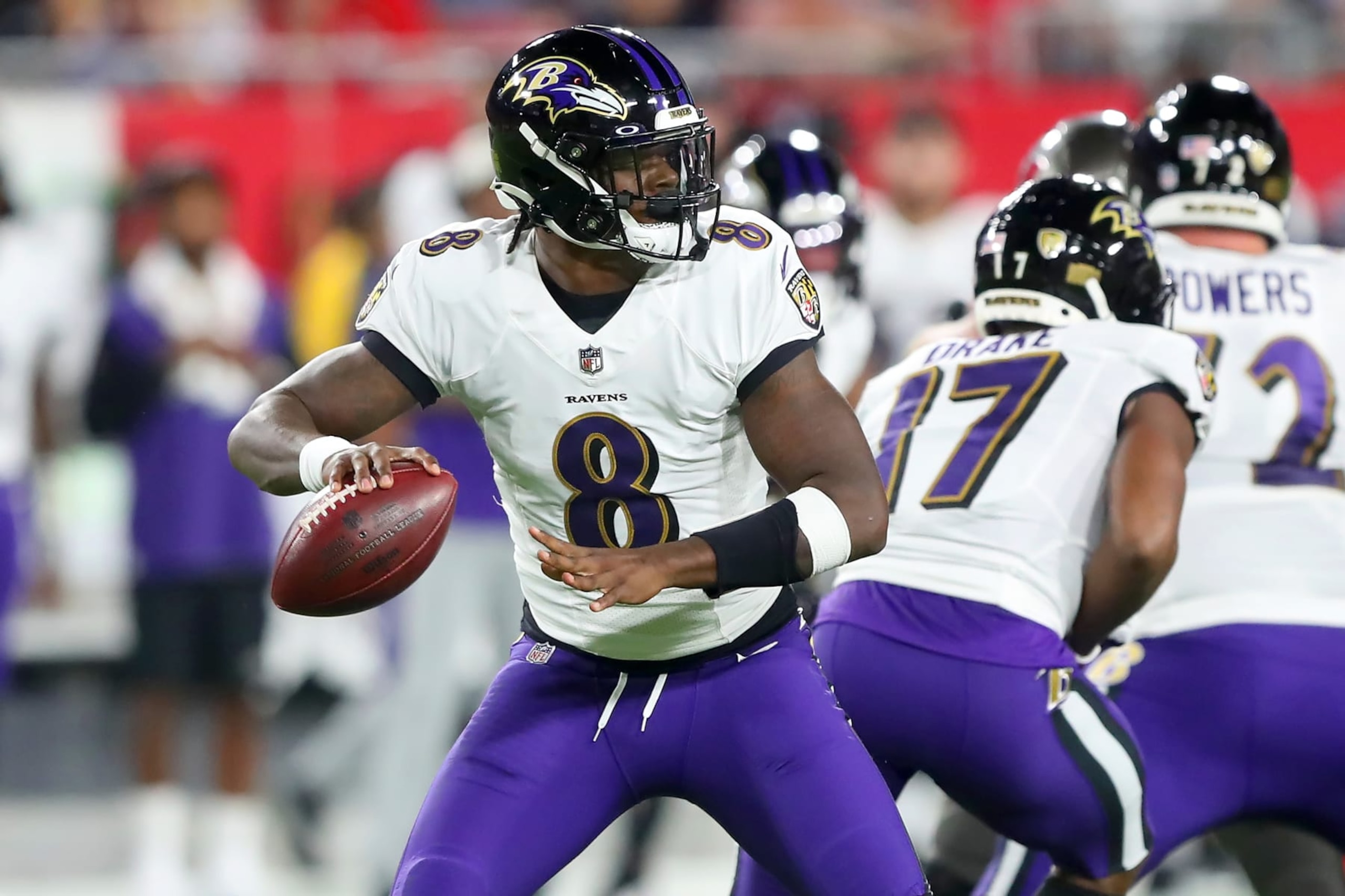 TAMPA, FL - OCTOBER 27: Baltimore Ravens quarterback Lamar Jackson (8) throws a pass during the regular season game between the Baltimore Ravens and the Tampa Bay Buccaneers on October 27, 2022 at Raymond James Stadium in Tampa, Florida. (Photo by Cliff Welch/Icon Sportswire via Getty Images) TAMPA, FL - OCTOBER 27: Baltimore Ravens quarterback Lamar Jackson (8) throws a pass during the regular season game between the Baltimore Ravens and the Tampa Bay Buccaneers on October 27, 2022 at Raymond James Stadium in Tampa, Florida. (Photo by Cliff Welch/Icon Sportswire via Getty Images)