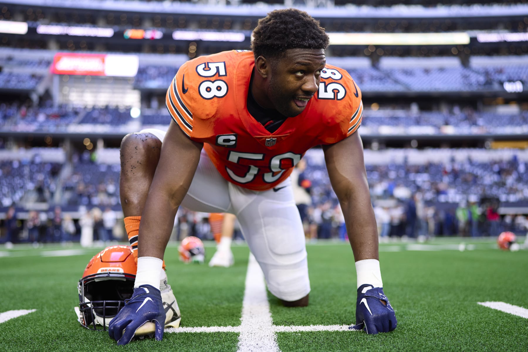 ARLINGTON, TX - OCTOBER 30: Roquan Smith #58 of the Chicago Bears warms up before kickoff against the Dallas Cowboys at AT&T Stadium on October 30, 2022 in Arlington, Texas. (Photo by Cooper Neill/Getty Images)