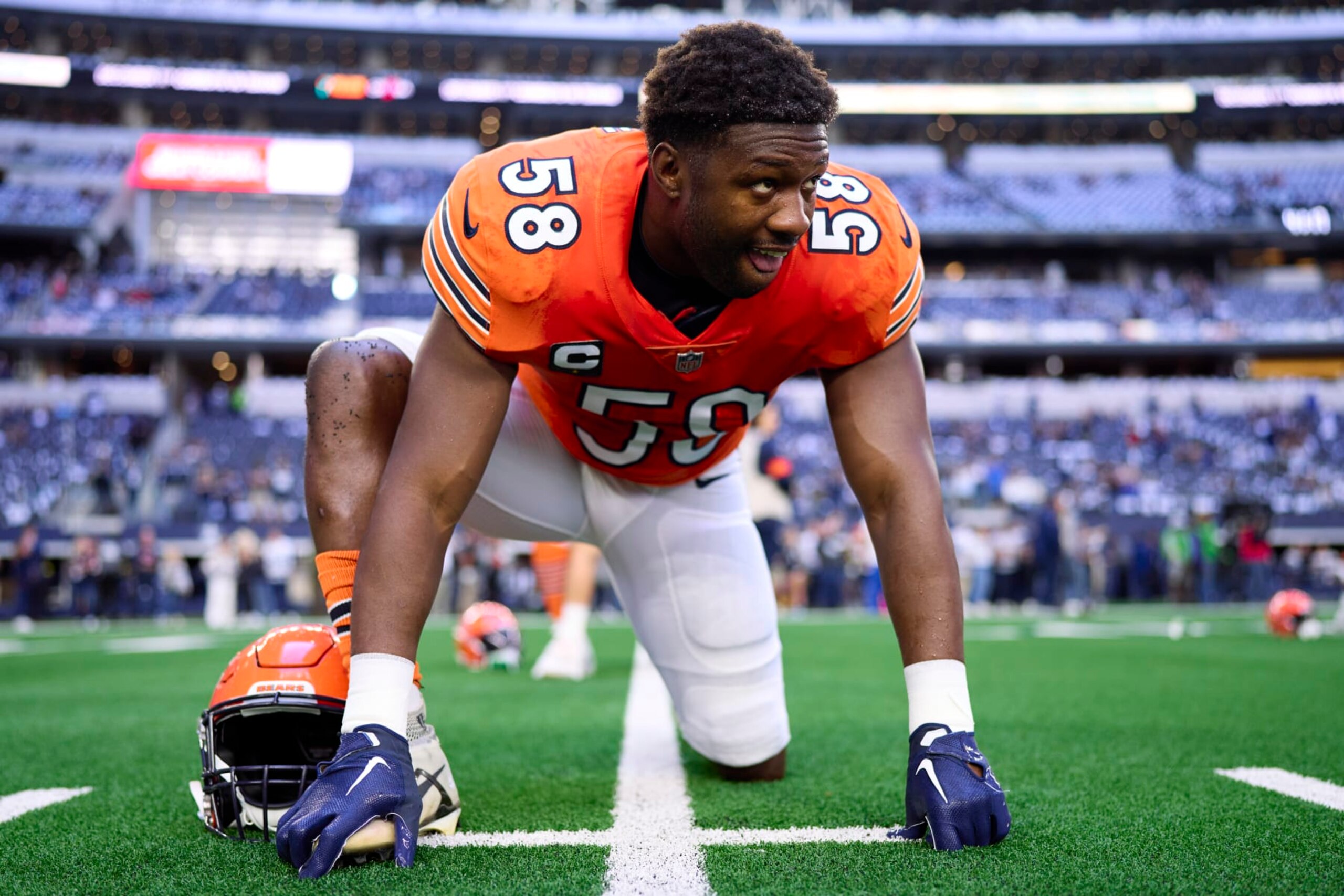 ARLINGTON, TX - OCTOBER 30: Roquan Smith #58 of the Chicago Bears warms up before kickoff against the Dallas Cowboys at AT&T Stadium on October 30, 2022 in Arlington, Texas. (Photo by Cooper Neill/Getty Images)