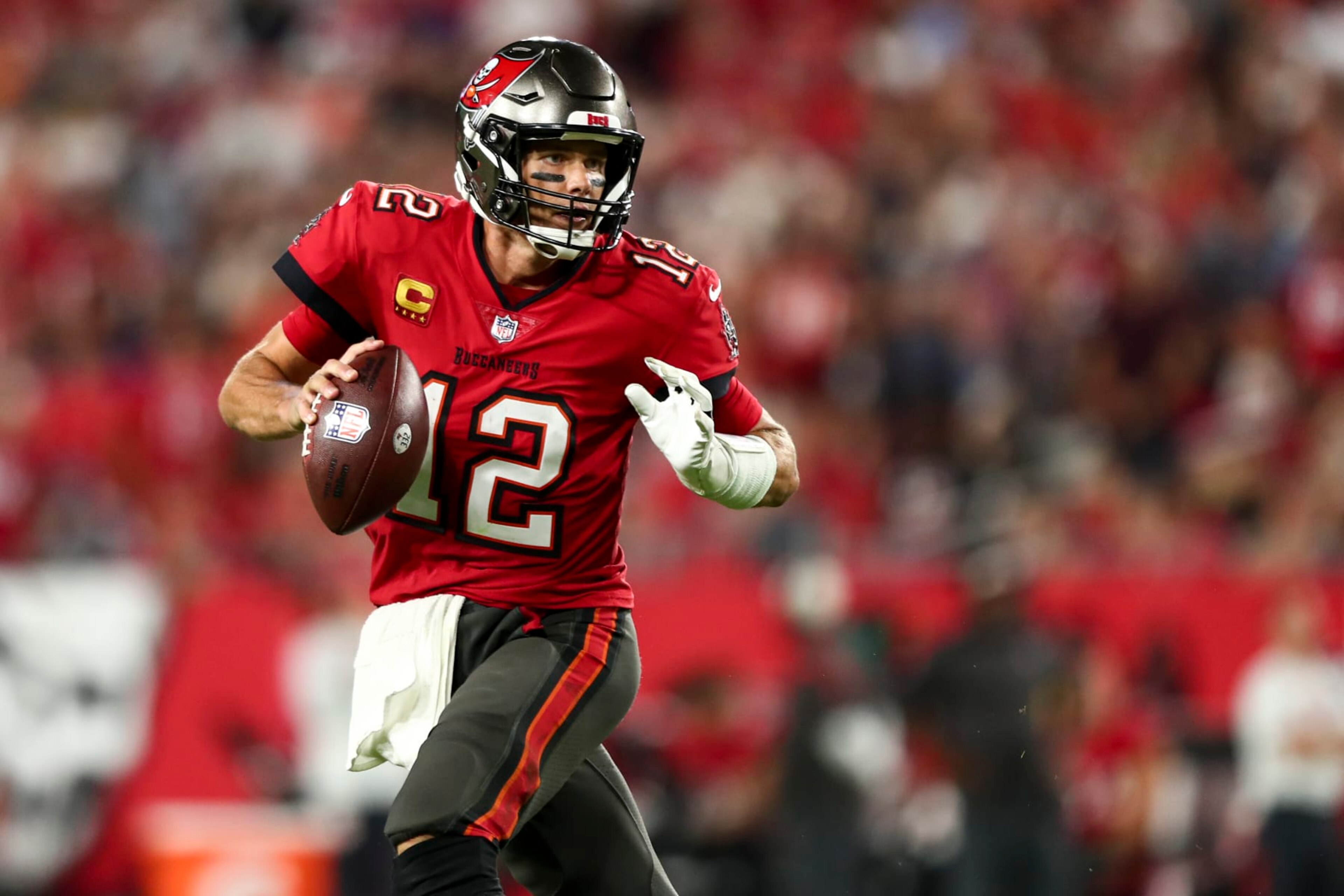 TAMPA, FL - OCTOBER 27: Tom Brady #12 of the Tampa Bay Buccaneers drops back to pass during the fourth quarter of an NFL football game against the Baltimore Ravens at Raymond James Stadium on October 27, 2022 in Tampa, Florida. (Photo by Kevin Sabitus/Getty Images)