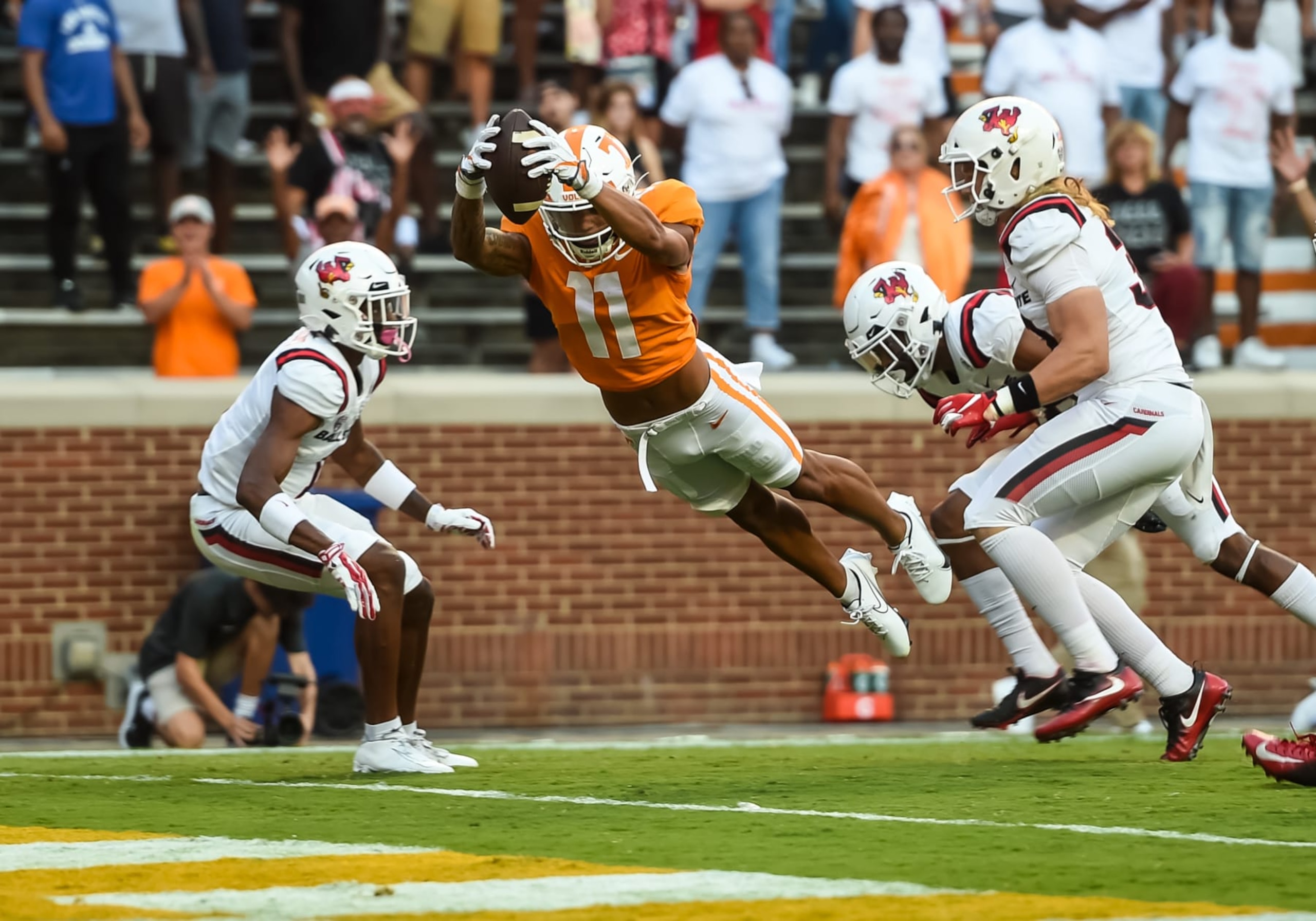 KNOXVILLE, TN - SEPTEMBER 01: Tennessee Volunteers wide receiver Jalin Hyatt (11) dives for the end zone during the college football game between the Tennessee Volunteers and Ball State Cardinals on September 1, 2022, at Neyland Stadium, in Knoxville, TN. (Photo by Bryan Lynn/Icon Sportswire via Getty Images) KNOXVILLE, TN - SEPTEMBER 01: Tennessee Volunteers wide receiver Jalin Hyatt (11) dives for the end zone during the college football game between the Tennessee Volunteers and Ball State Cardinals on September 1, 2022, at Neyland Stadium, in Knoxville, TN. (Photo by Bryan Lynn/Icon Sportswire via Getty Images)