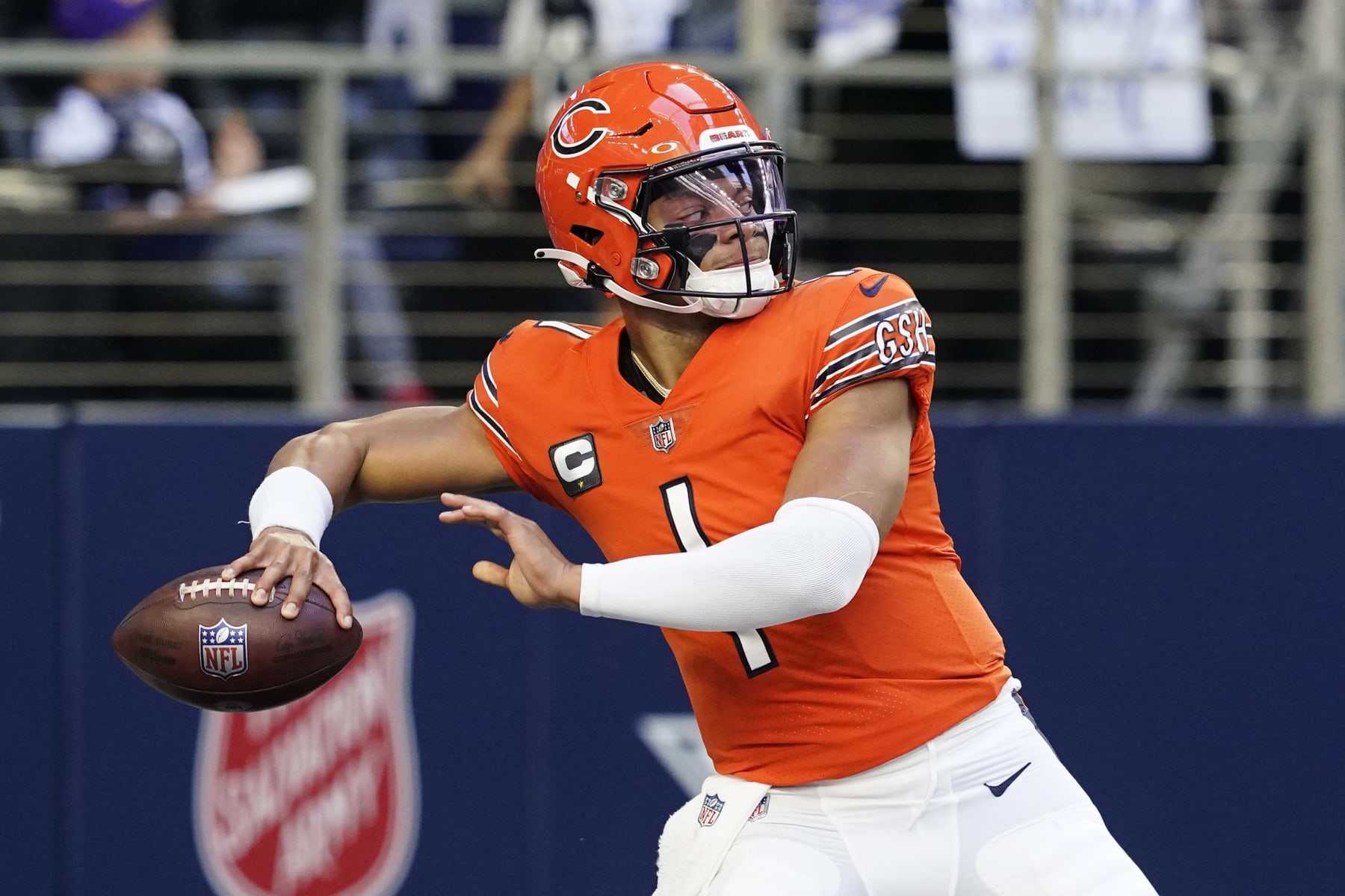 Chicago Bears' Justin Fields warms up before an NFL football game against the Dallas Cowboys Sunday, Oct. 30, 2022, in Arlington, Texas. (AP Photo/Nam Y. Huh)