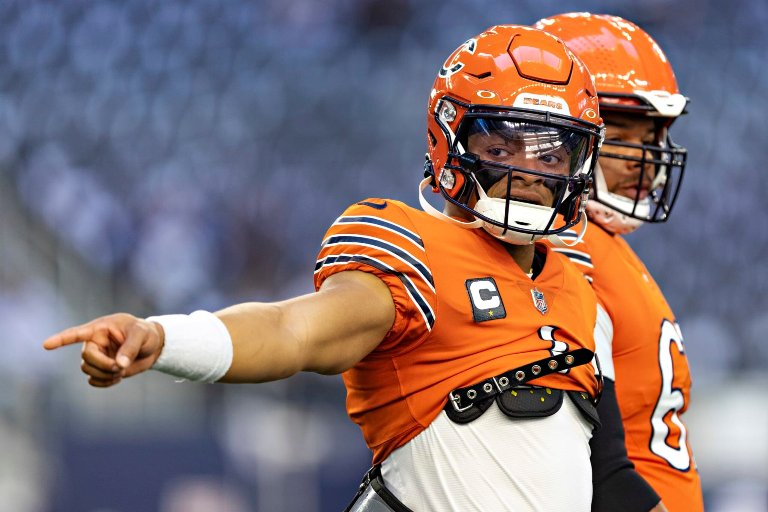 ARLINGTON, TEXAS - OCTOBER 30: Justin Fields #1 of the Chicago Bears warms up before a game against the Dallas Cowboys at AT&T Stadium on October 30, 2022 in Arlington, Texas. The Cowboys defeated the Bears 49-29. (Photo by Wesley Hitt/Getty Images) ARLINGTON, TEXAS - OCTOBER 30: Justin Fields #1 of the Chicago Bears warms up before a game against the Dallas Cowboys at AT&T Stadium on October 30, 2022 in Arlington, Texas. The Cowboys defeated the Bears 49-29. (Photo by Wesley Hitt/Getty Images)
