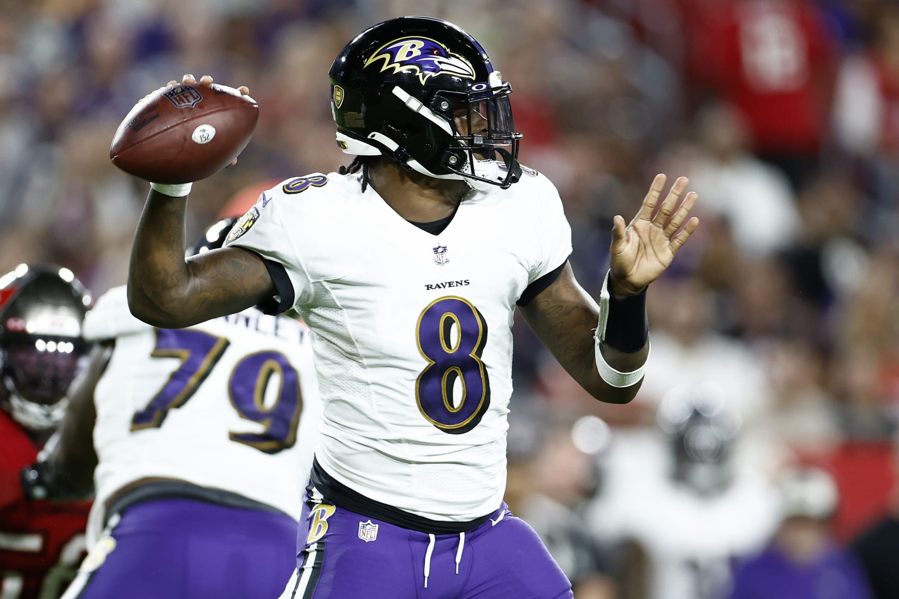 TAMPA, FLORIDA - OCTOBER 27: Lamar Jackson #8 of the Baltimore Ravens throws a pass against the Tampa Bay Buccaneers during the second quarter at Raymond James Stadium on October 27, 2022 in Tampa, Florida. (Photo by Douglas P. DeFelice/Getty Images)