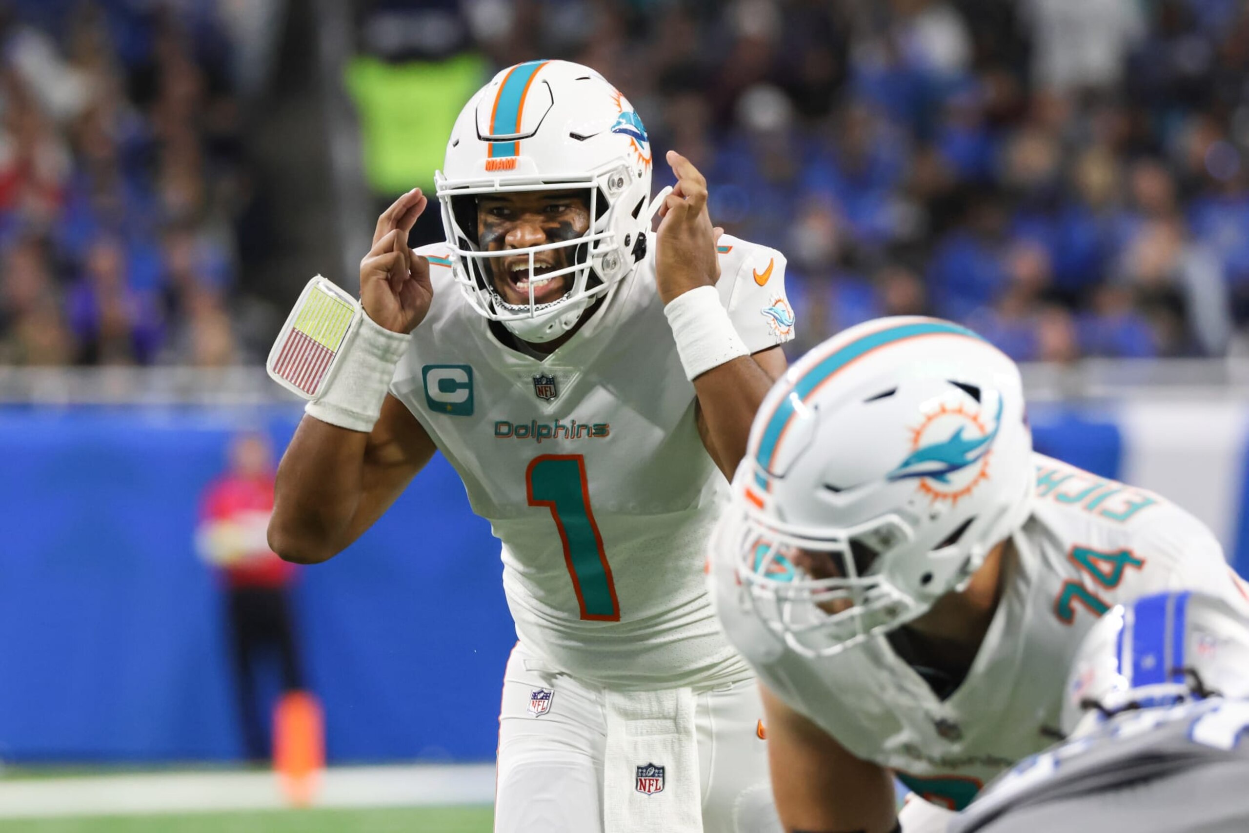 DETROIT, MI - OCTOBER 30:  Miami Dolphins quarterback Tua Tagovailoa (1) calls out signals during an NFL football game between the Miami Dolphins and the Detroit Lions on October 30, 2022 at Ford Field in Detroit, Michigan.  (Photo by Scott W. Grau/Icon Sportswire via Getty Images)