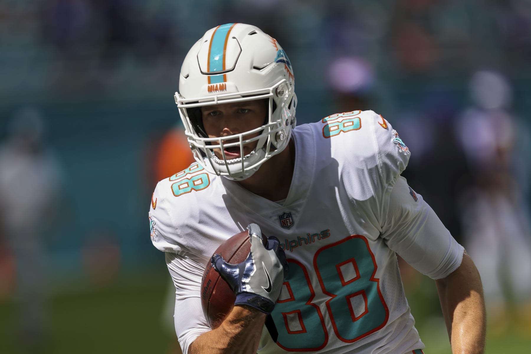 Miami Dolphins tight end Mike Gesicki (88) runs with the ball during a NFL football game against the Minnesota Vikings, Sunday, Oct.16, 2022 in Miami Gardens, Fla. (AP Photo/Alex Menendez)