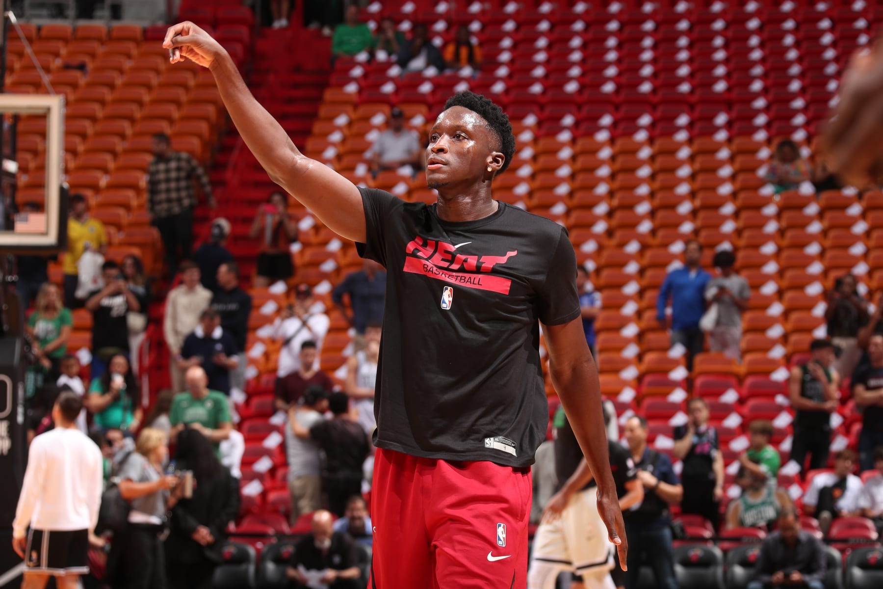 MIAMI, FL - OCTOBER 21: Victor Oladipo #4 of the Miami Heat warms up before the game against the Boston Celtics on October 21, 2022 at FTX Arena in Miami, Florida. NOTE TO USER: User expressly acknowledges and agrees that, by downloading and or using this Photograph, user is consenting to the terms and conditions of the Getty Images License Agreement. Mandatory Copyright Notice: Copyright 2022 NBAE (Photo by Issac Baldizon/NBAE via Getty Images)