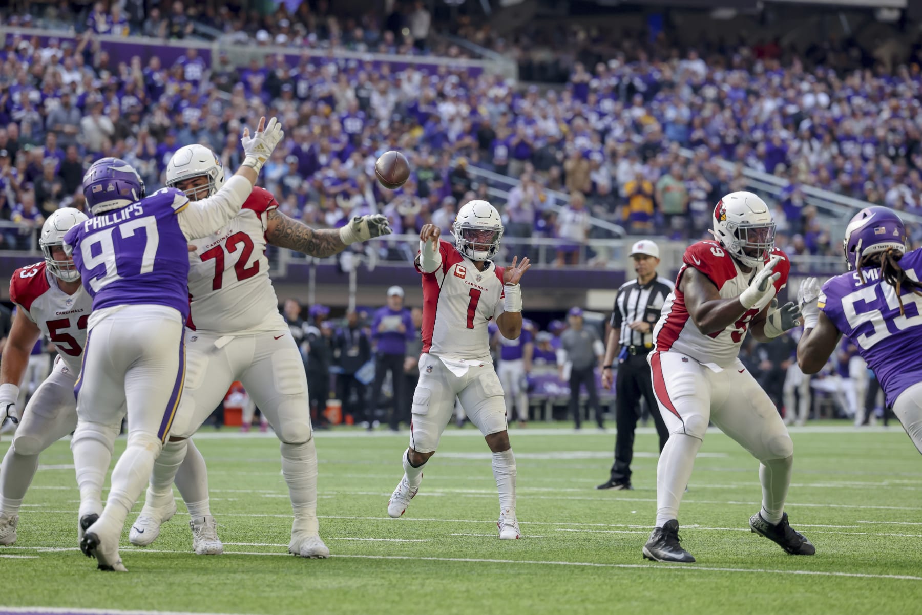 Arizona Cardinals quarterback Kyler Murray (1) in action during the second half of an NFL football game against the Minnesota Vikings, Sunday, Oct. 30, 2022 in Minneapolis. (AP Photo/Stacy Bengs)