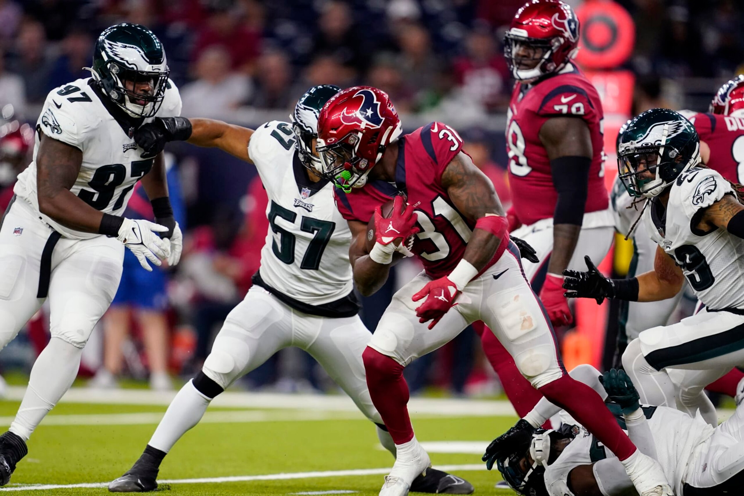 Texans RB Dameon Pierce put on a show against the undefeated Eagles on Thursday night. 