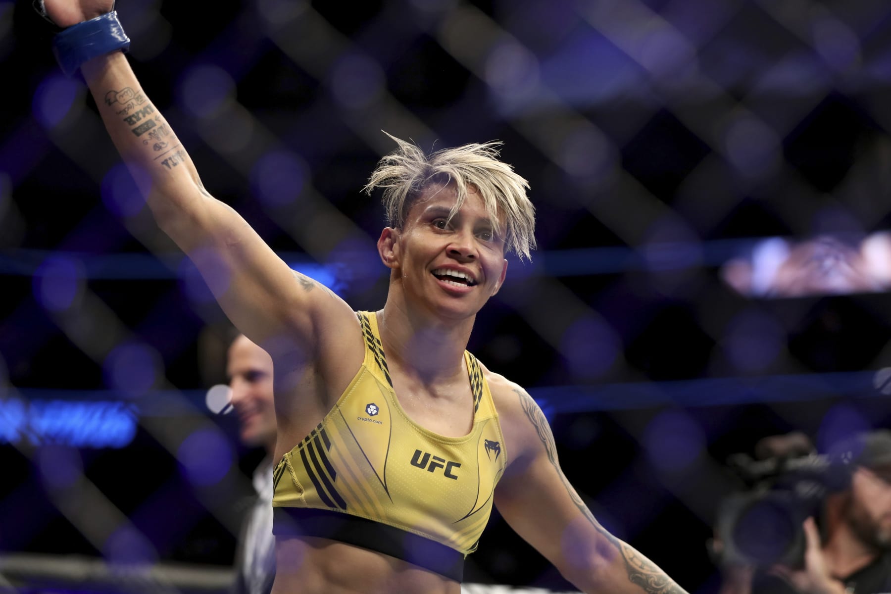 Amanda Lemos will fight Marina Rodriguez in the main event. 