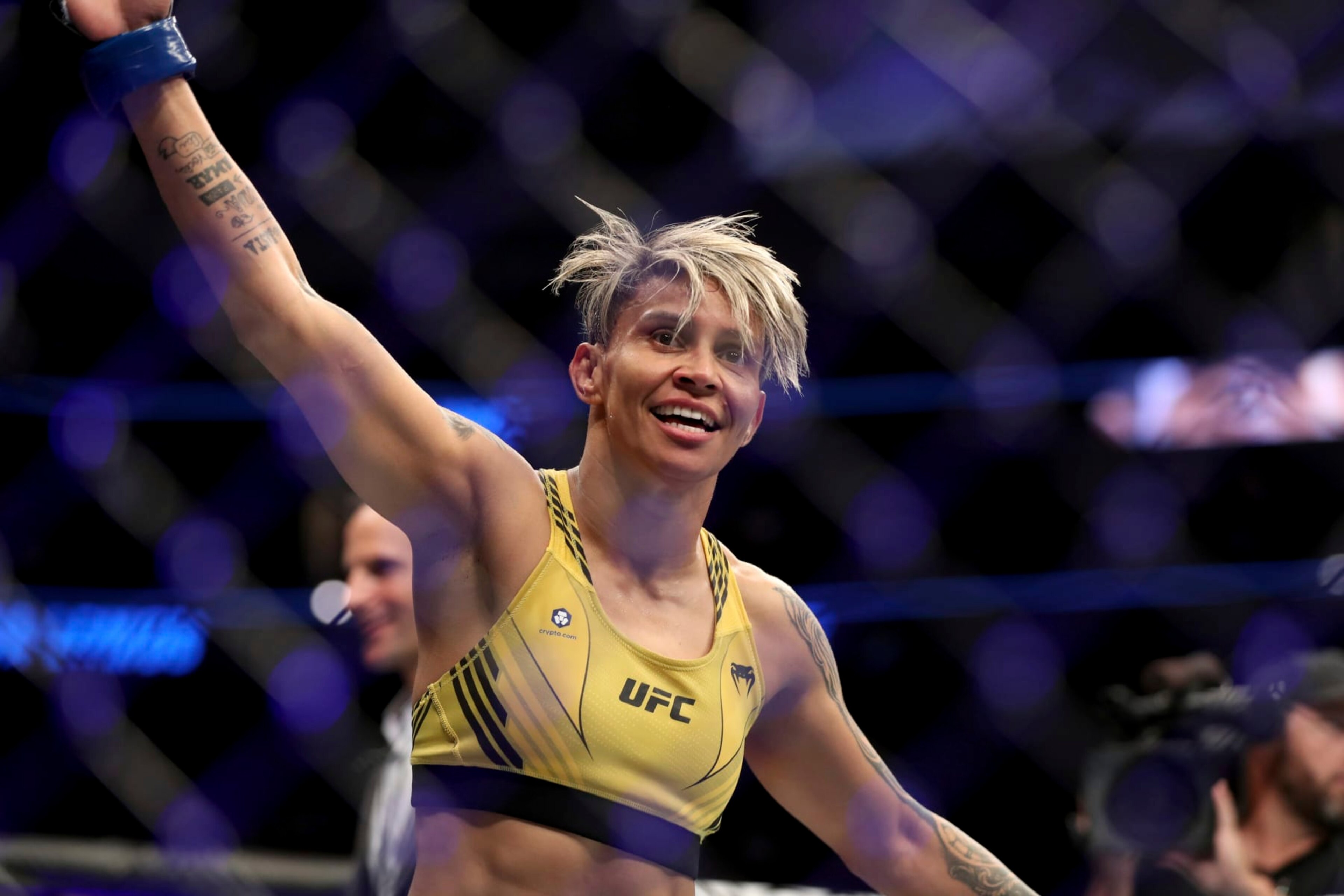 Amanda Lemos will fight Marina Rodriguez in the main event. 